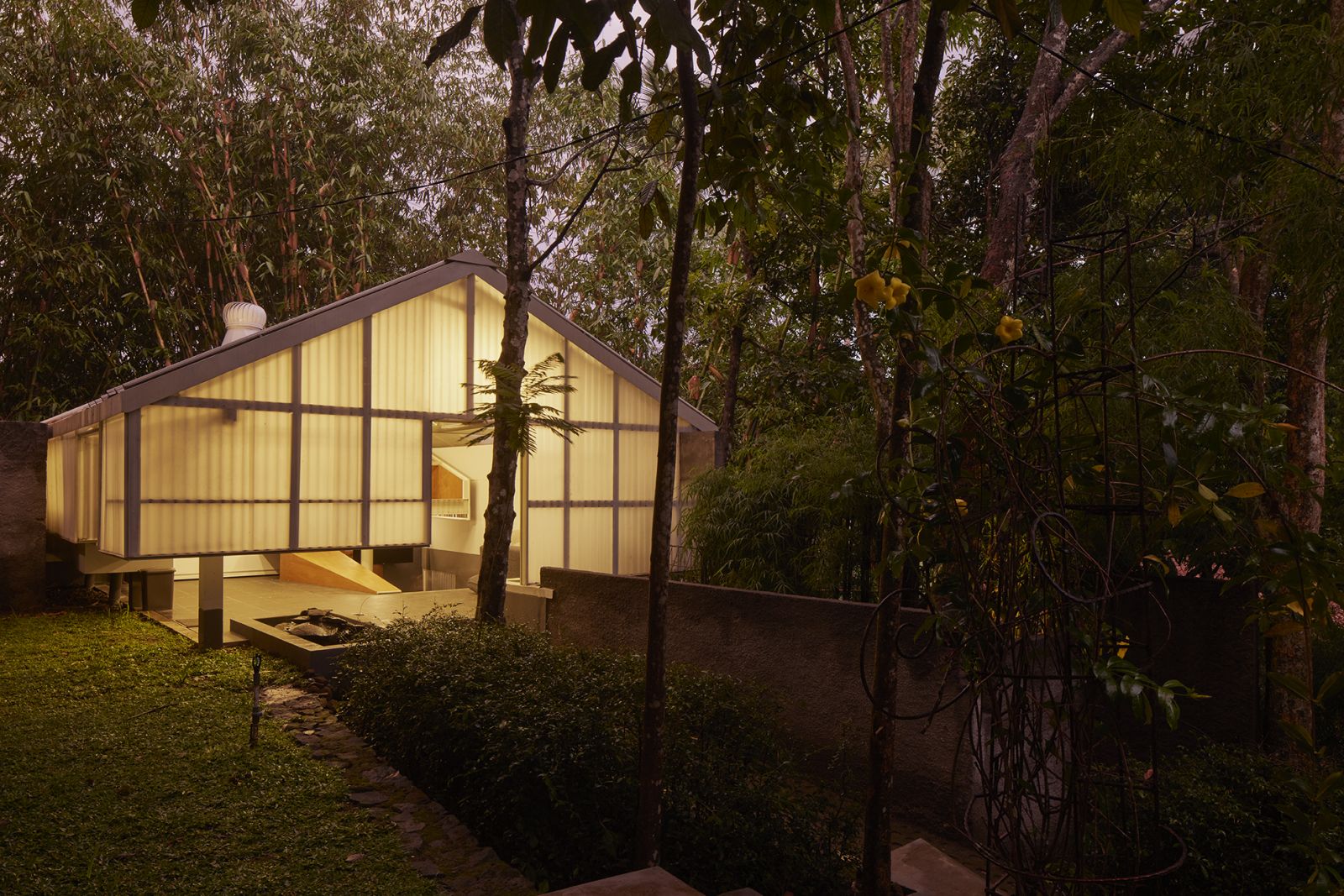 The latest completed project at Selojene is Ndalem Patma, a split-level lounge and dog training course dedicated to his two Basenji pet dogs, Papat and Delima