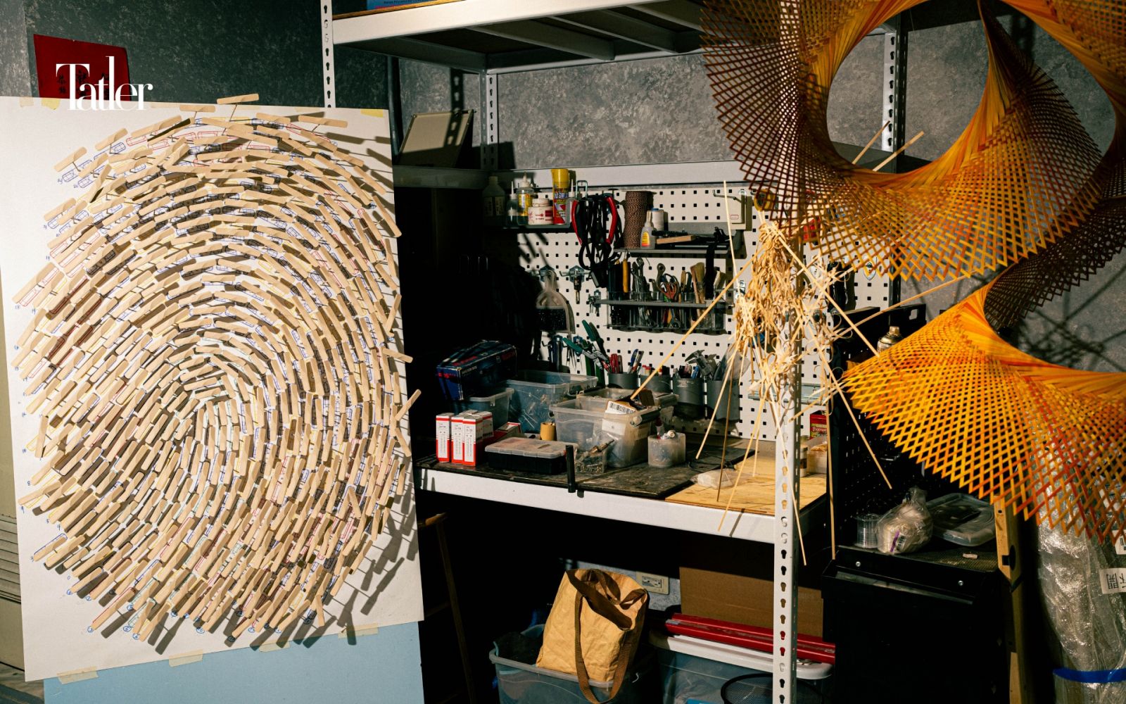 林靖格在創作竹藝時所使用的各種工具。(Photo: Renan Chung)