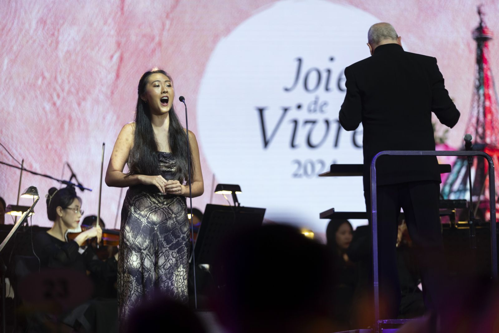 Mezzo-soprano Jade Tan