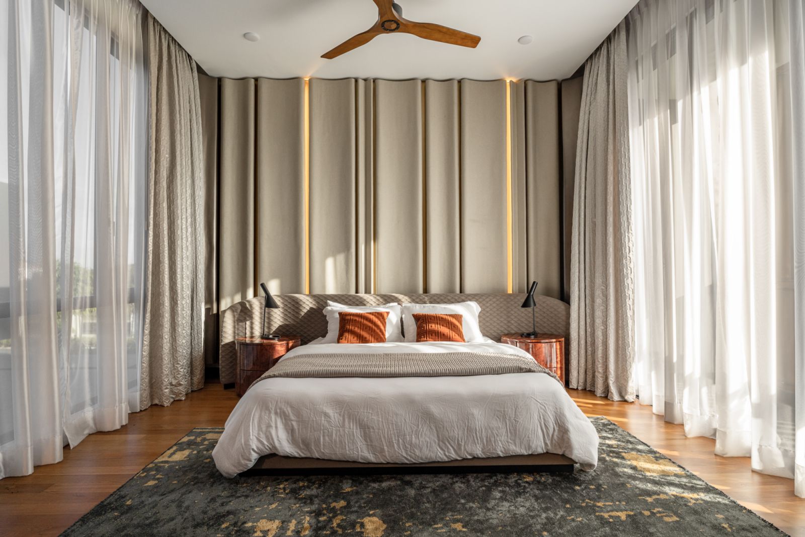 Carefully chosen textural contrasts add interest to the bedroom