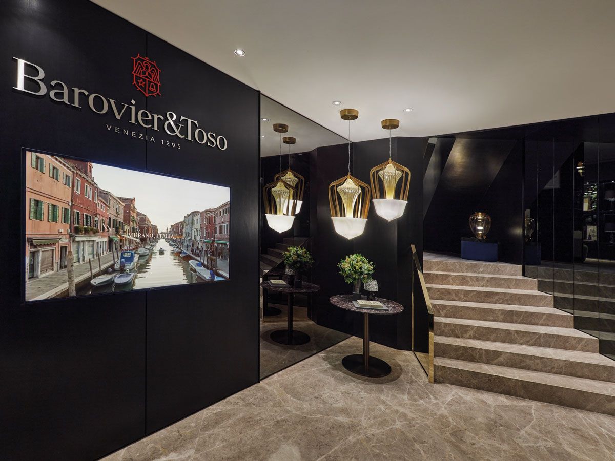 Two lantern-inspired Robin suspension lamps act as preludes to the other crystalline wonders housed within the Barovier & Toso showroom