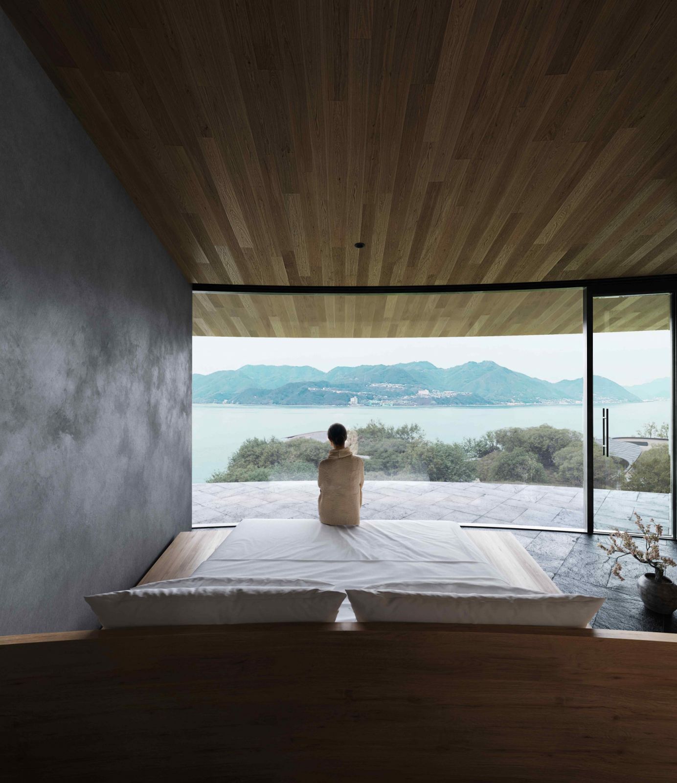 Tranquil amidst the surrounding mountains and sea