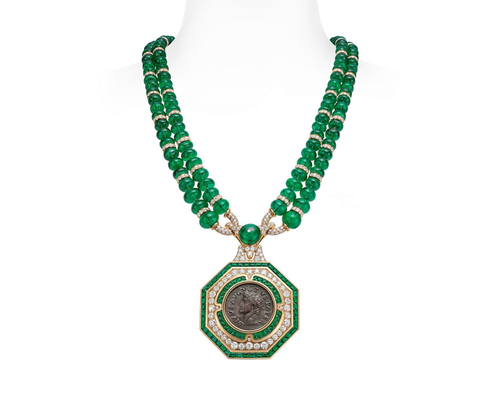 Monete Aeterna Augustus Emerald永恆奧古斯都大帝頂級古幣、祖母綠與鑽石項鍊。(Photo: Bulgari)