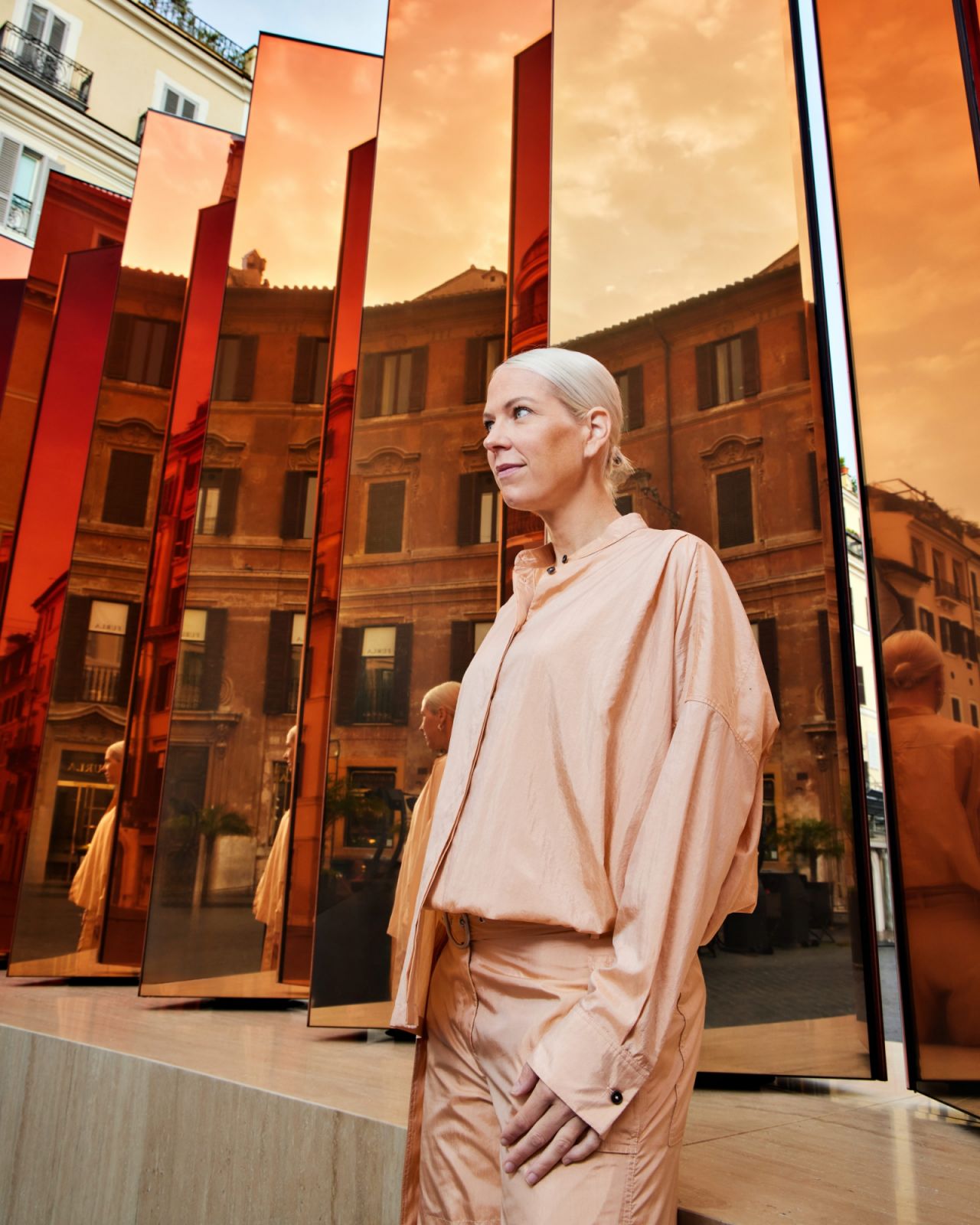 寶格麗特別邀請荷蘭設計師Sabine Marcelis打造「Vista Aeterna」大型裝置藝術品。(Photo: Bulgari)