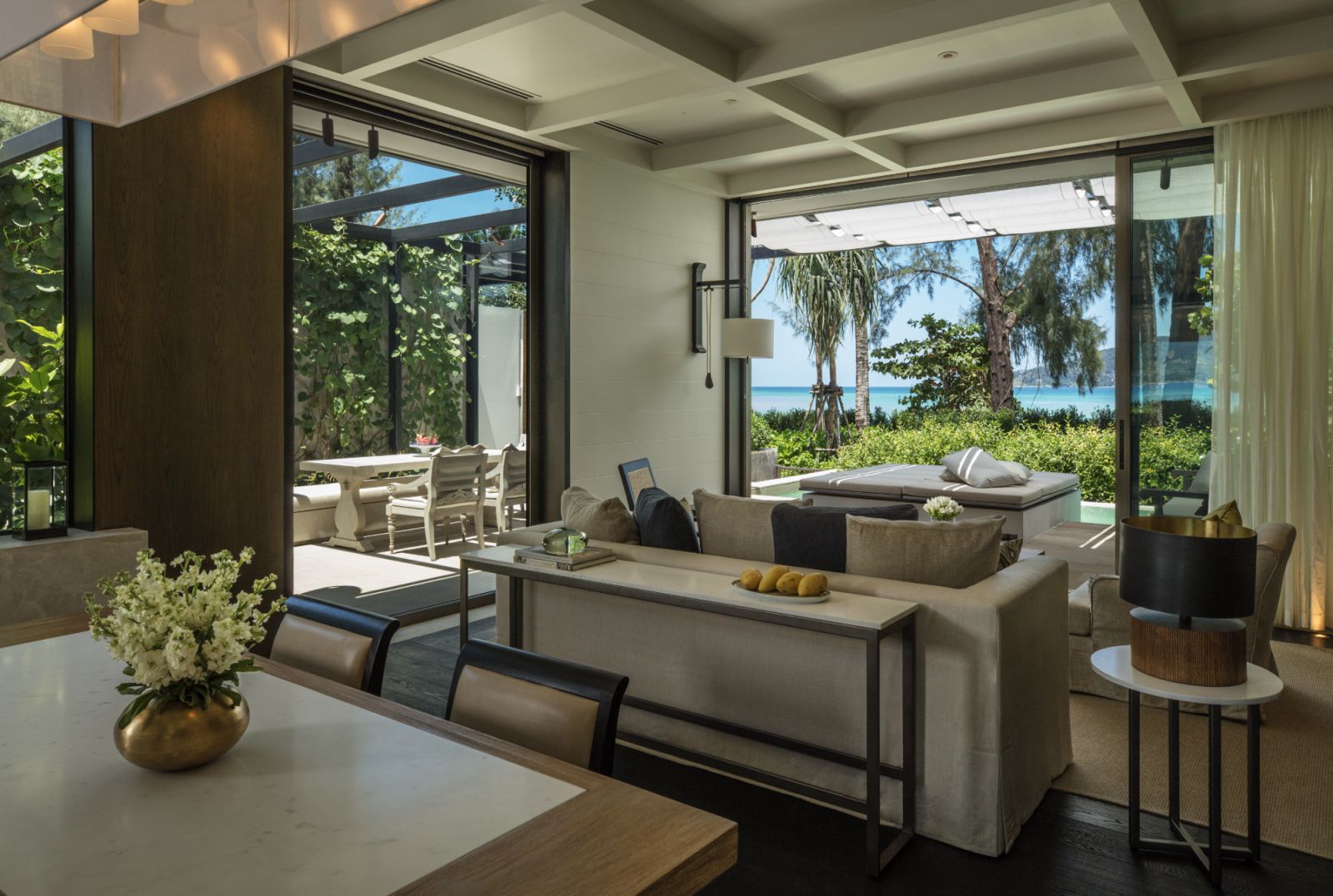 ห้องพักแบบ Beachfront Pool Villa (ภาพ: โรงแรม โรสวูด ภูเก็ต)