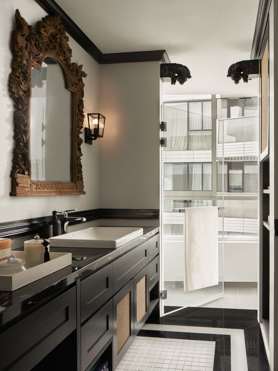 Another view of the bathroom