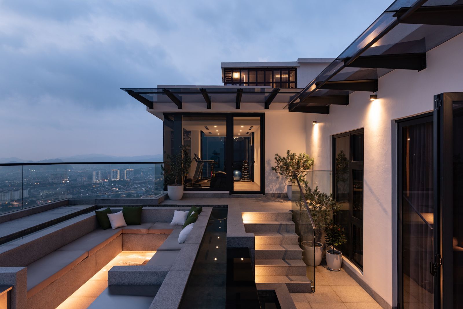 Wangsa Maju penthouse, Kuala Lumpur by Studio BBB (Photo: TWJPTO)