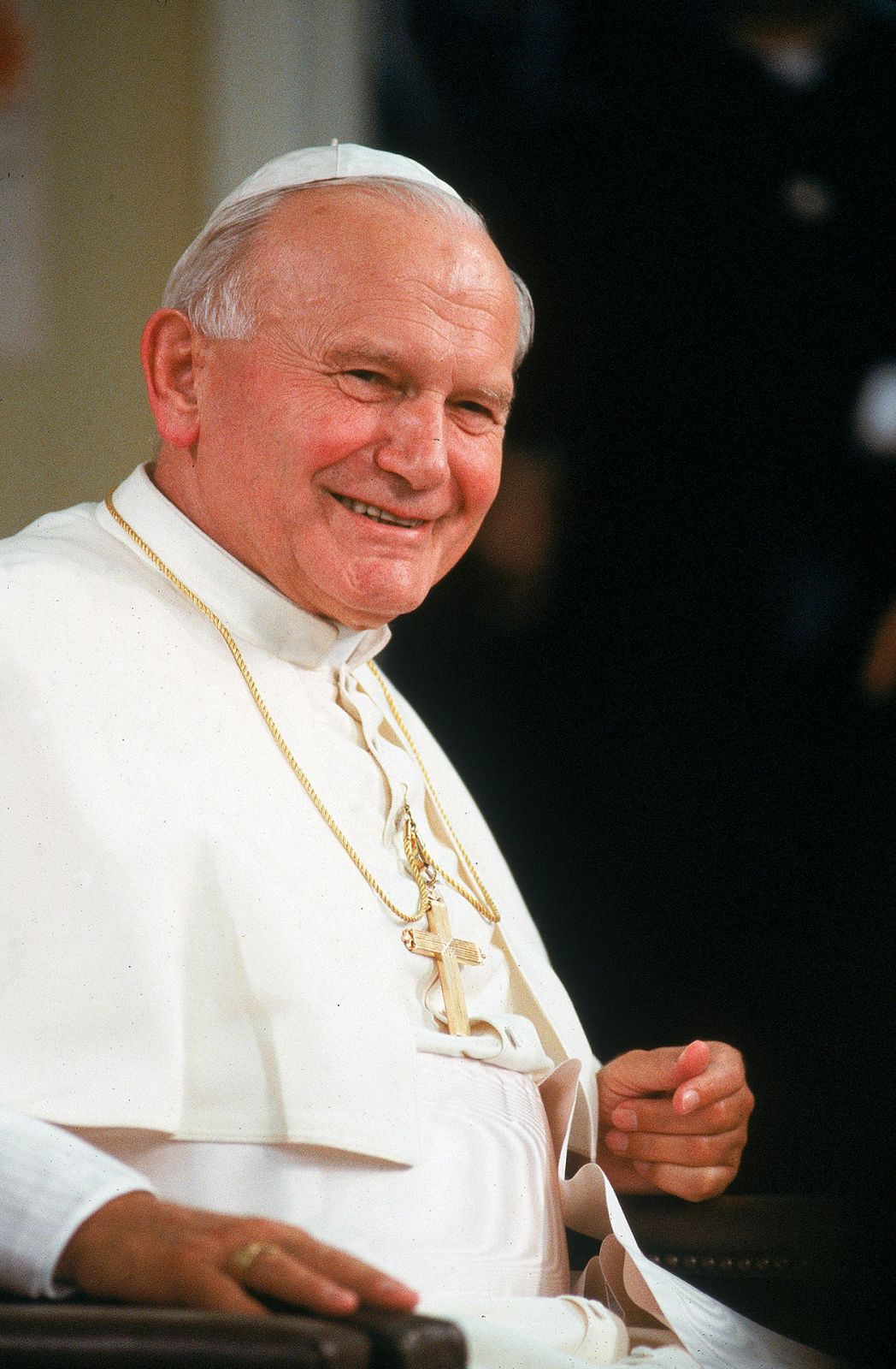 Pope John Paul ll at Immaculate Conception school, Los Angeles, California, September 1987.   (Photo by Dirck Halstead/Getty Images)