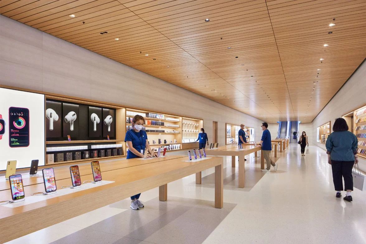 Apple Official Store in Marina Bay, Singapore (Photo: Apple)