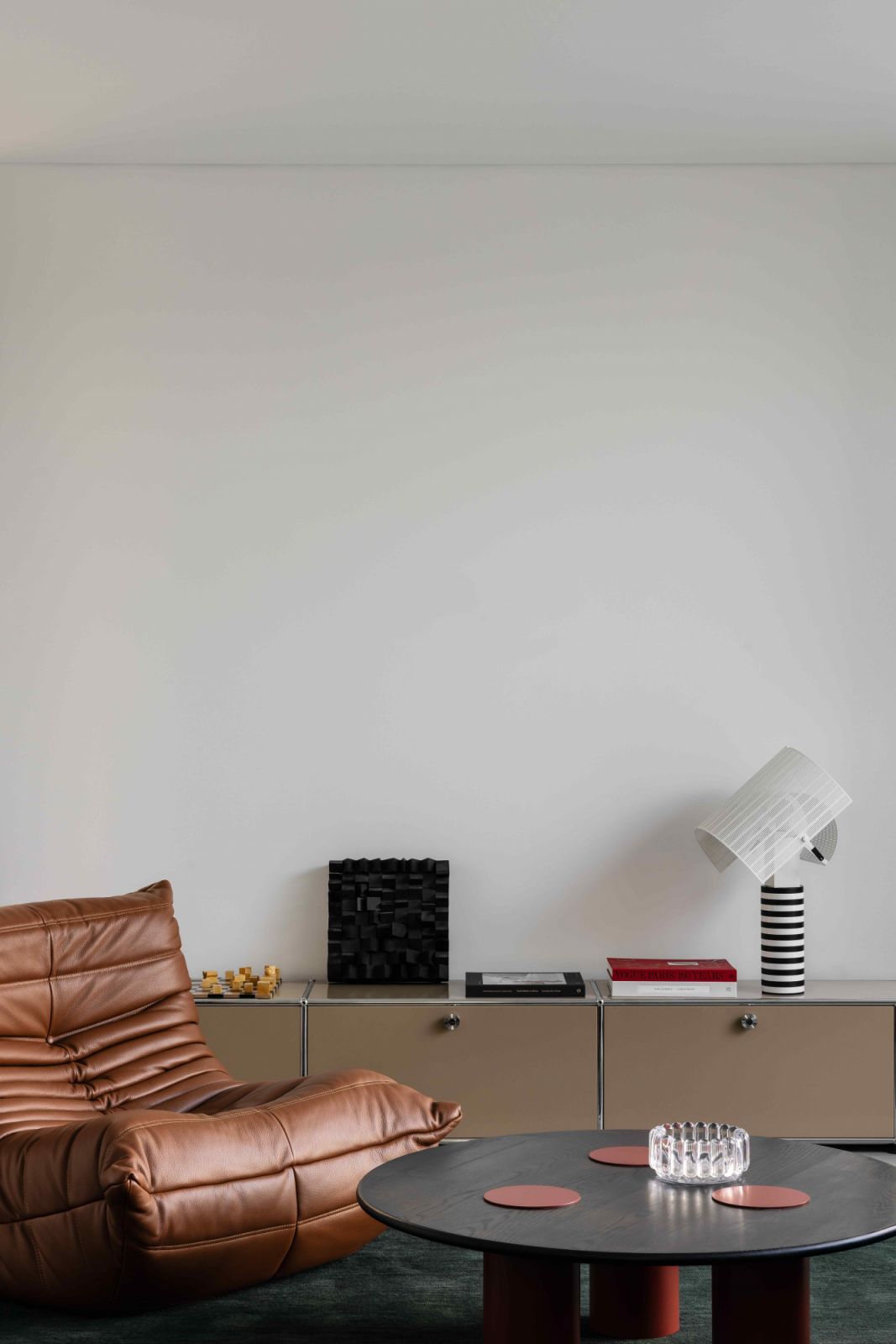 Design furnishing with cool LA vibes from times past