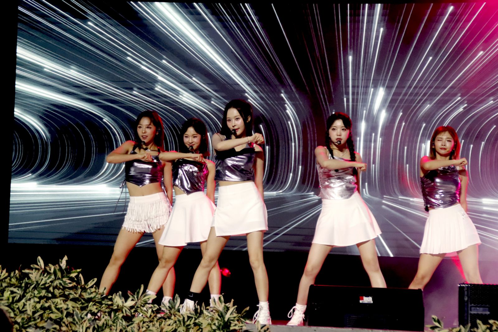 Queenz Eye is a five-member girl group under Big Mountain Entertainment