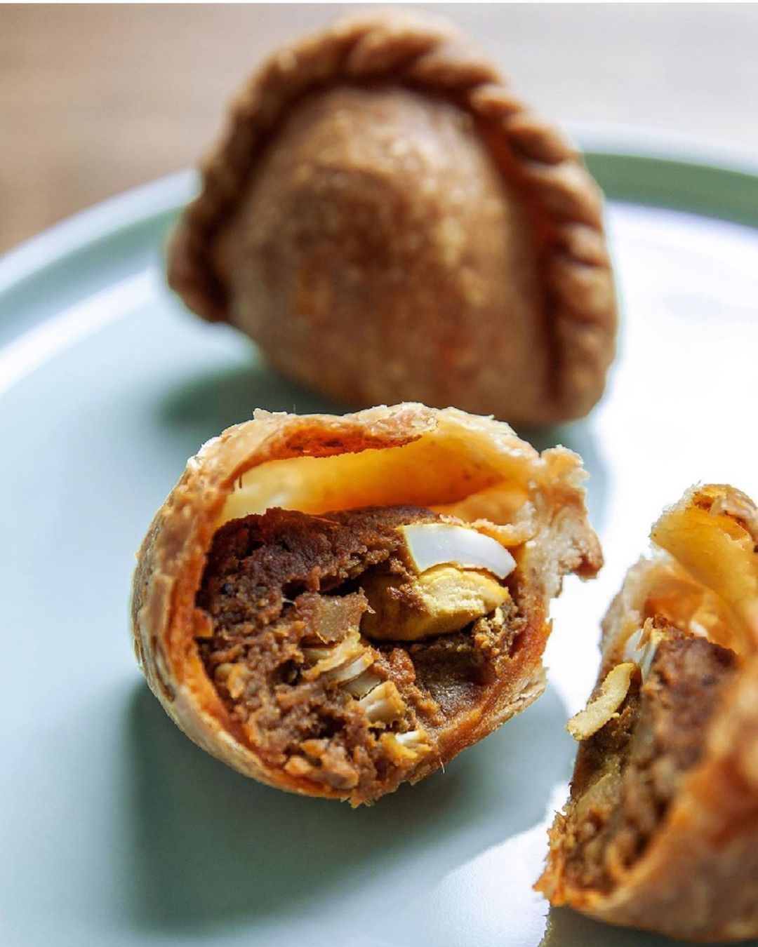 Rolina Traditional Hainanese Curry Puffs (Photo: Instagram / @discovertanjongpagar)