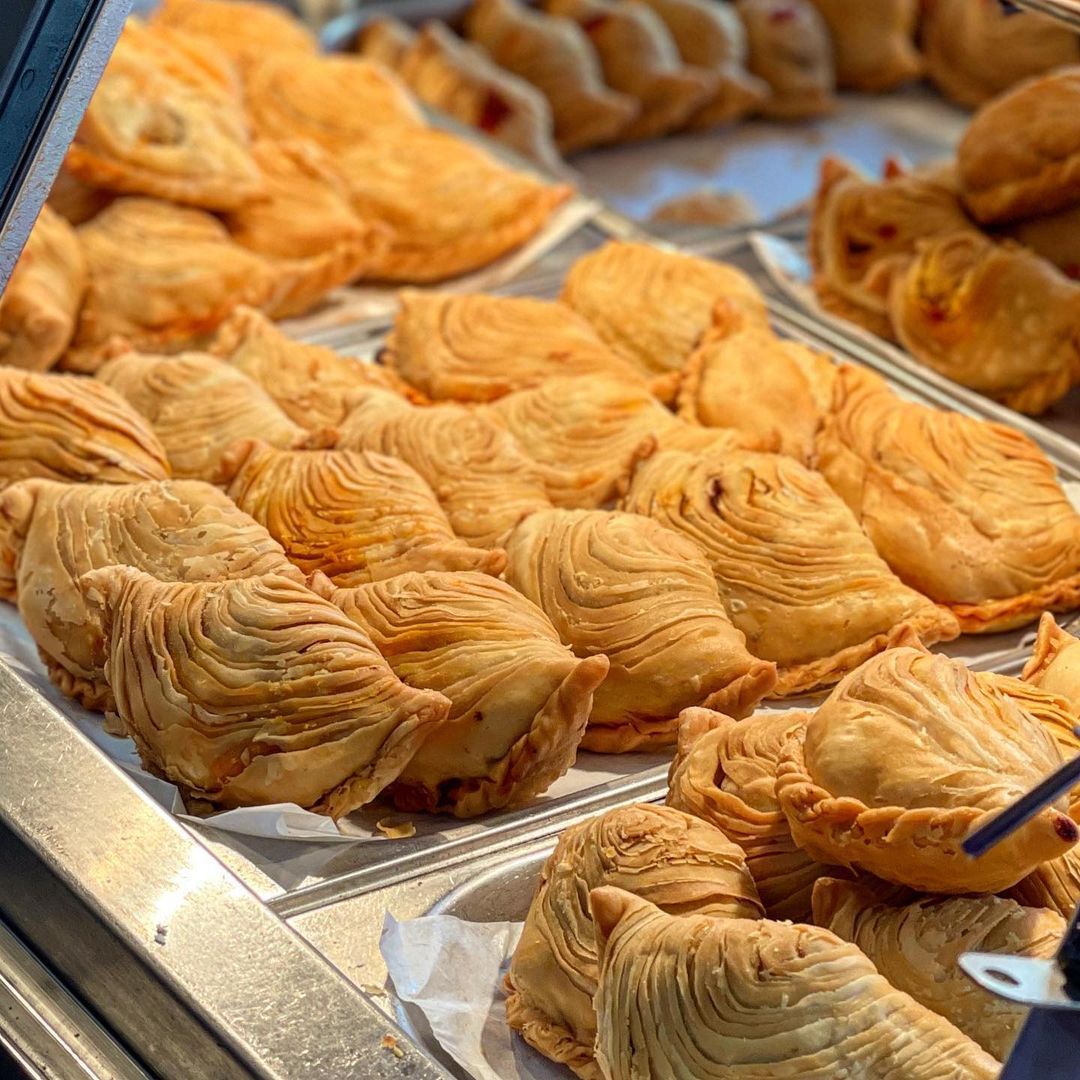 Soon Soon Huat Crispy Curry Puff (Photo: Instagram / @therantingpanda)
