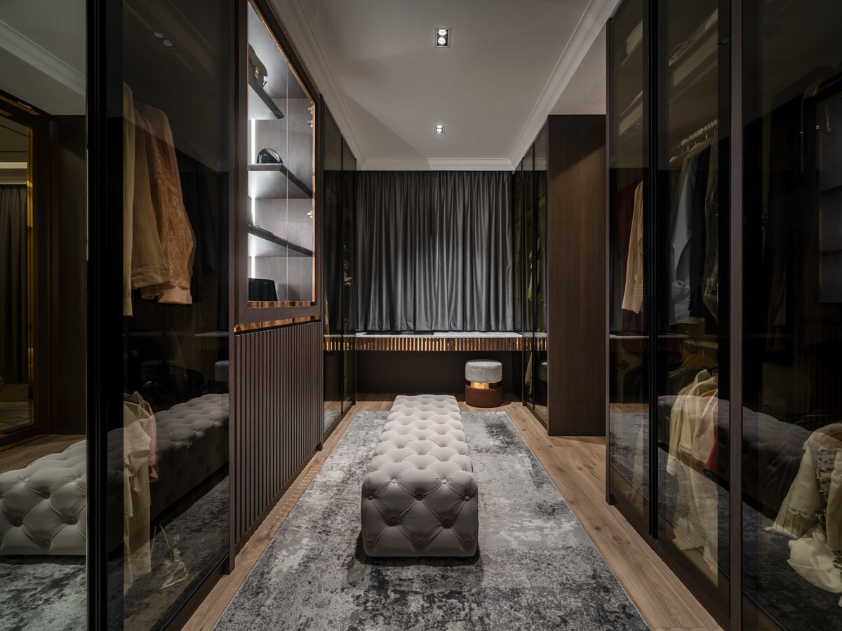 A sumptuous boutique-style dressing room