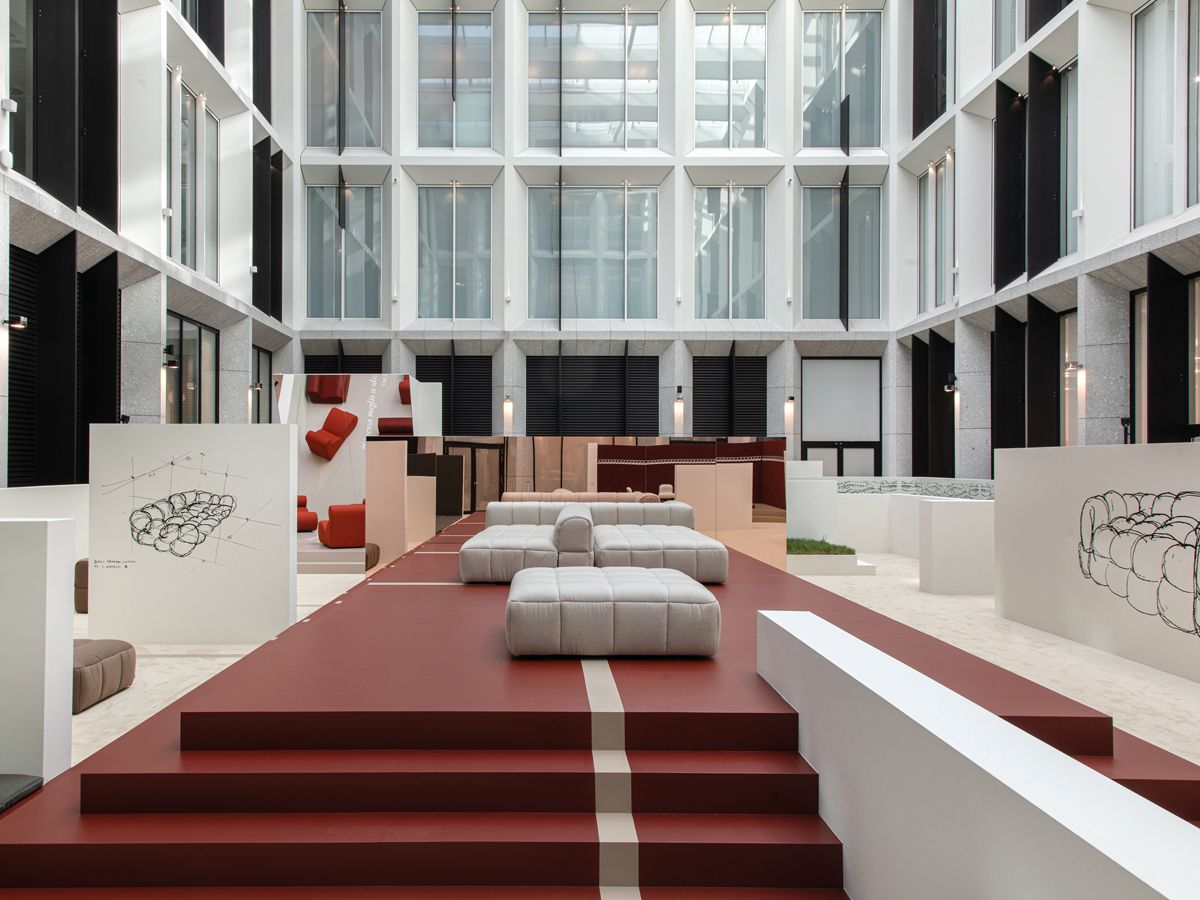 The dramatic scenography of Loro Piana Interiors’s A Tribute to Cini Boeri showcase