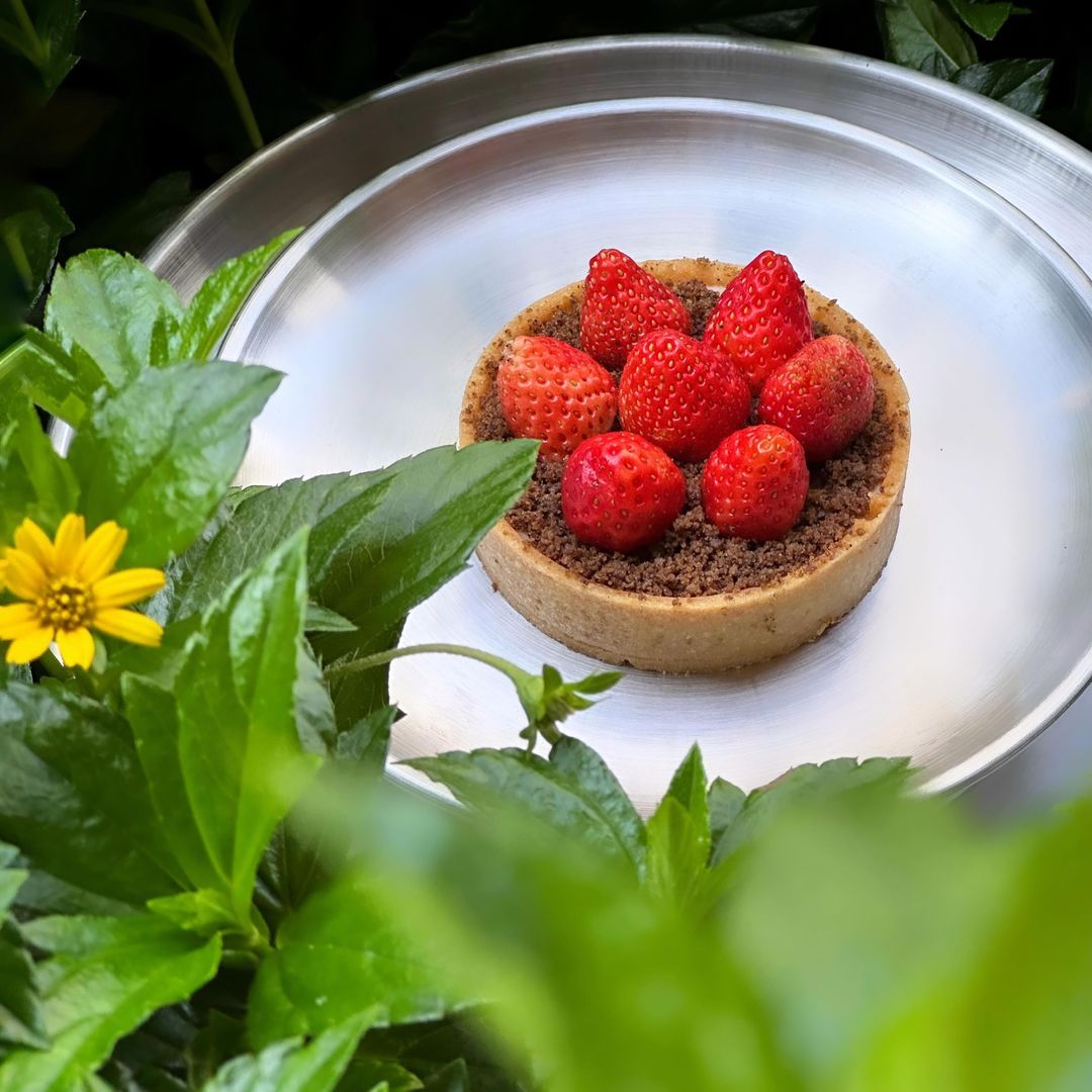 A strawberry tart from Laut, a new restaurant in Mont Kiara (Photo: Instagram / @laut.montkiara)