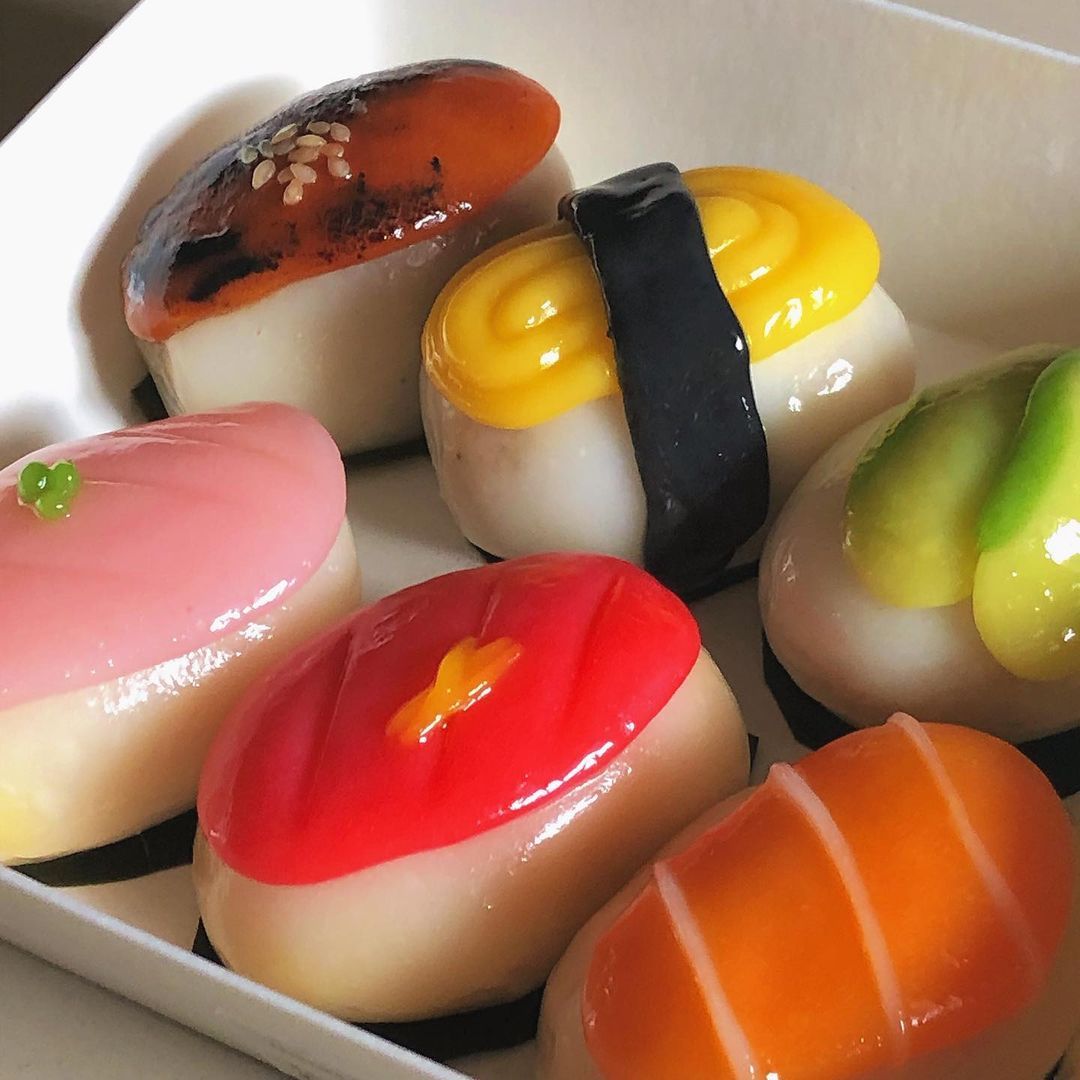 Sushi-shaped angku kuih (Photo: Instagram / @floccusfloccus)