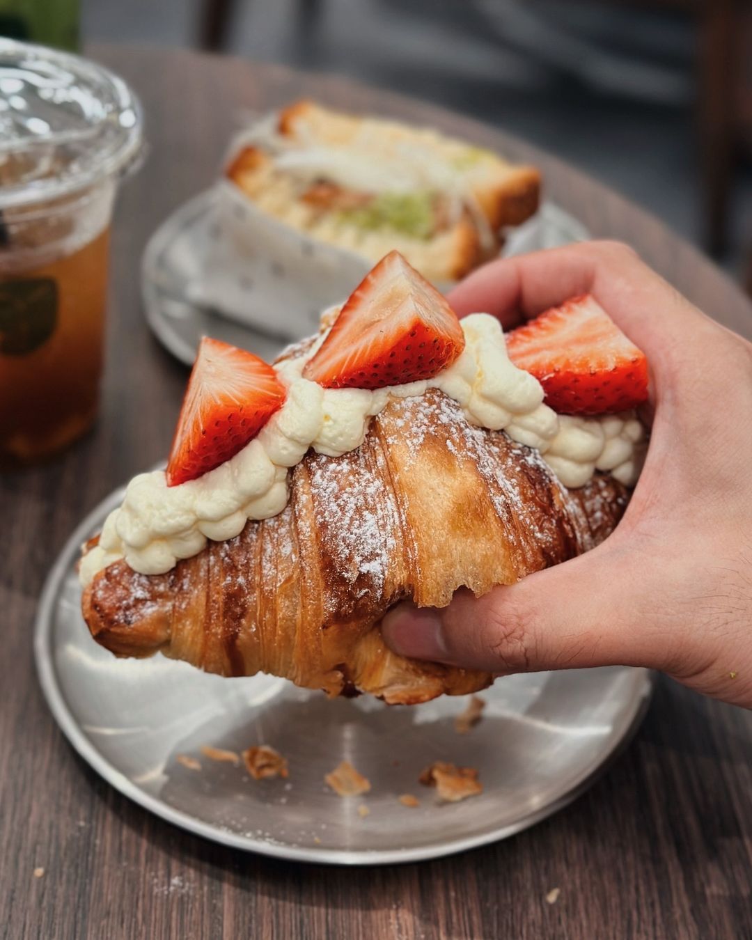 Ichigo and cream croissant (Photo: Instagram / @jumineats)