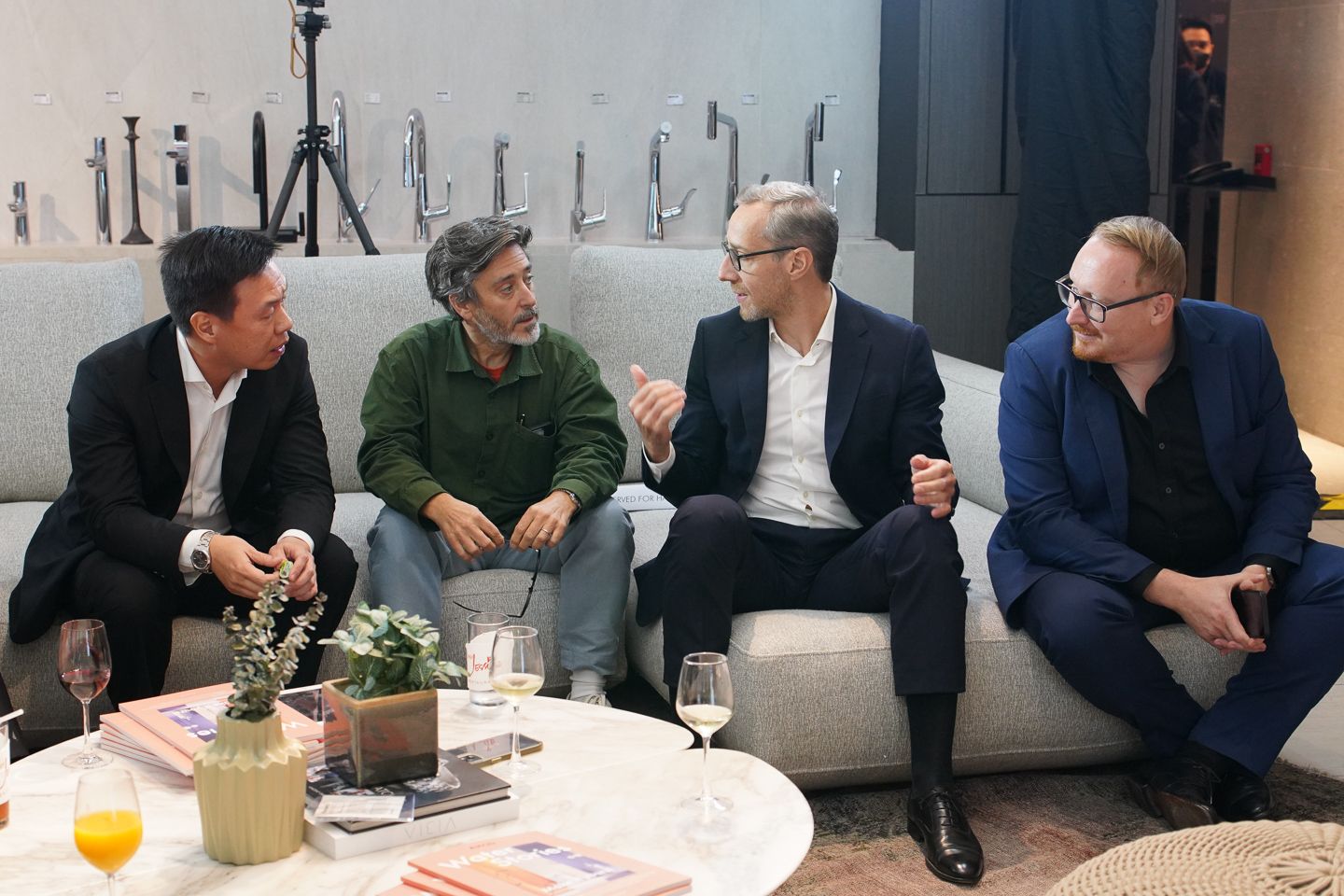 British designer and AXOR collaborator Jay Osgerby visits the Kuysen Design + Experience Center (Photo: Courtesy of Kuysen)