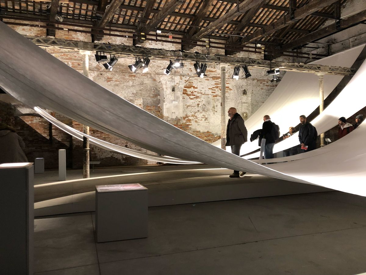 The exhibition featured colossal-scale sheets of paper to evoke poetic emptiness