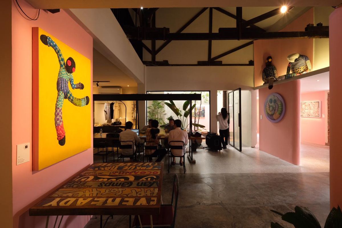 “Kaum Mata Kancing”, a solo exhibition of artist I Putu Adi “Kencut” Suanjaya curated by Indrajanto in Yogyakarta