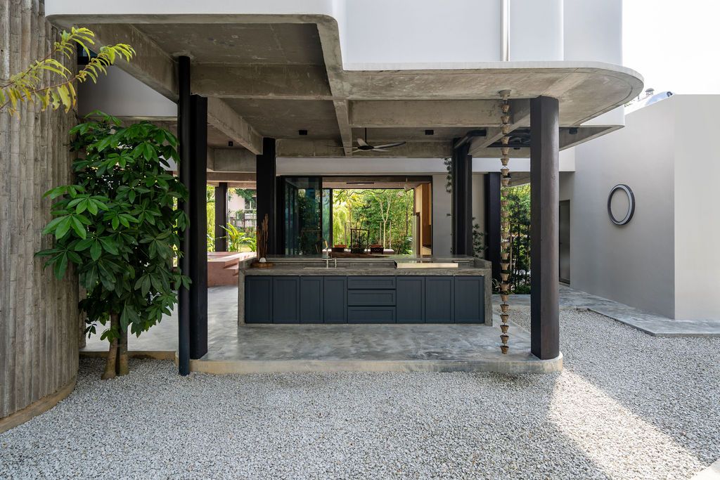 Seamless indoor-outdoor living