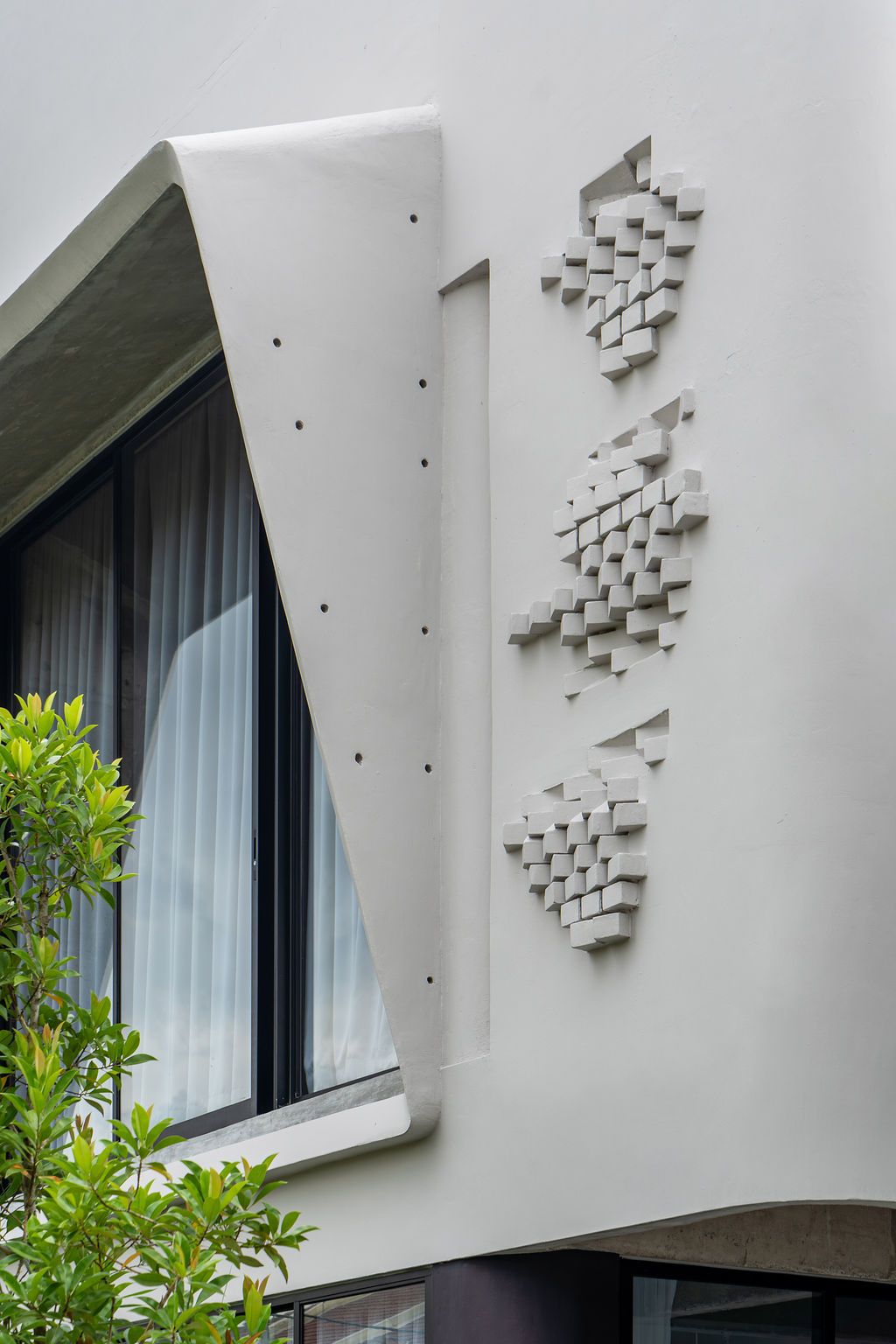 Concrete detailing on the facade