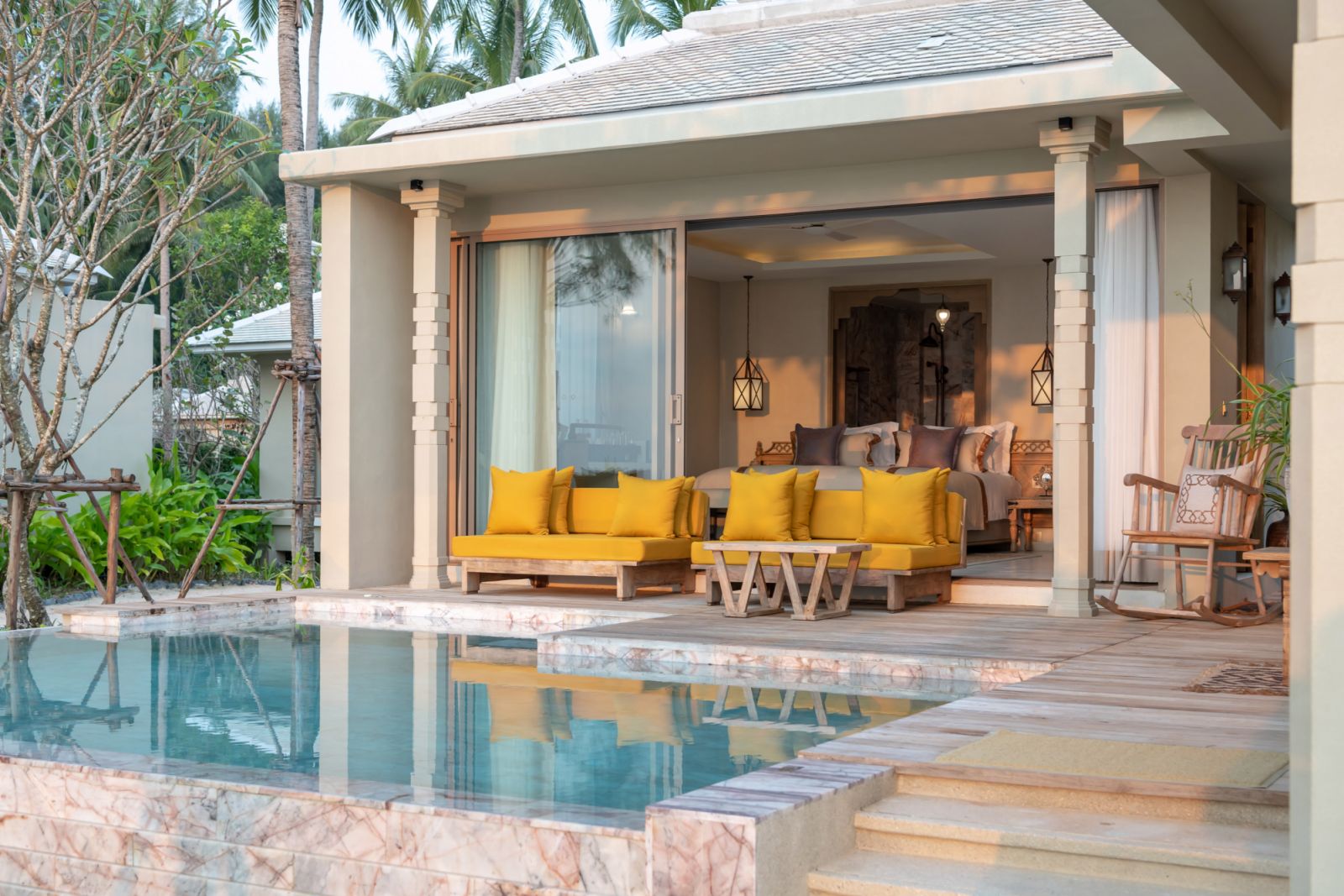 Beachfront Pool Villa สองห้องนอน
