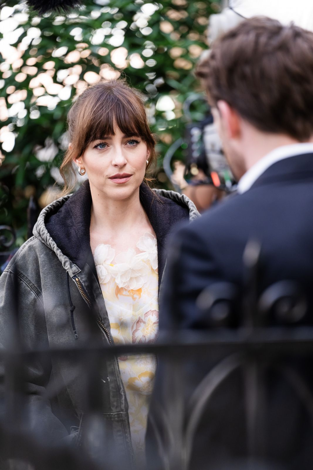 NEW YORK, NEW YORK - MAY 31: Dakota Johnson (L) and Chris Evans are seen filming the "Materialist" in the West Village on May 31, 2024 in New York City. (Photo by Gotham/GC Images)