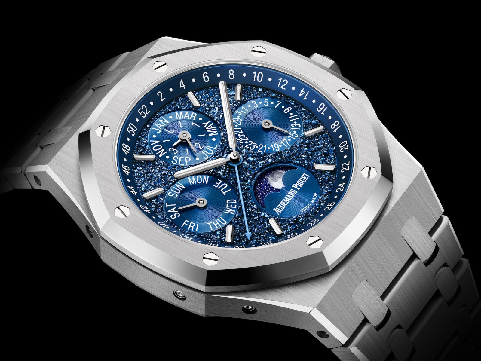 Royal Oak Perpetual Calendar “John Mayer” dalam 41mm 18-karat emas putih dengan dial biru "crystal sky