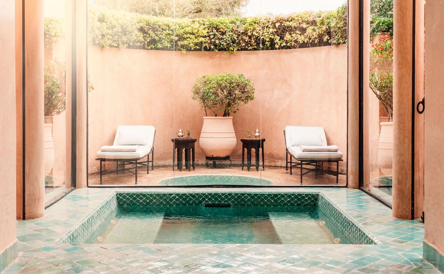 The gorgeous rose-hued interiors of Amanjena