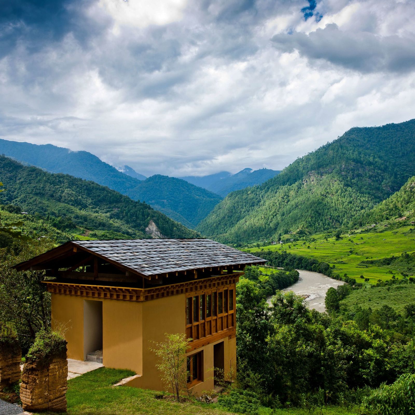 Como Bhutan lies at the foot of the valley