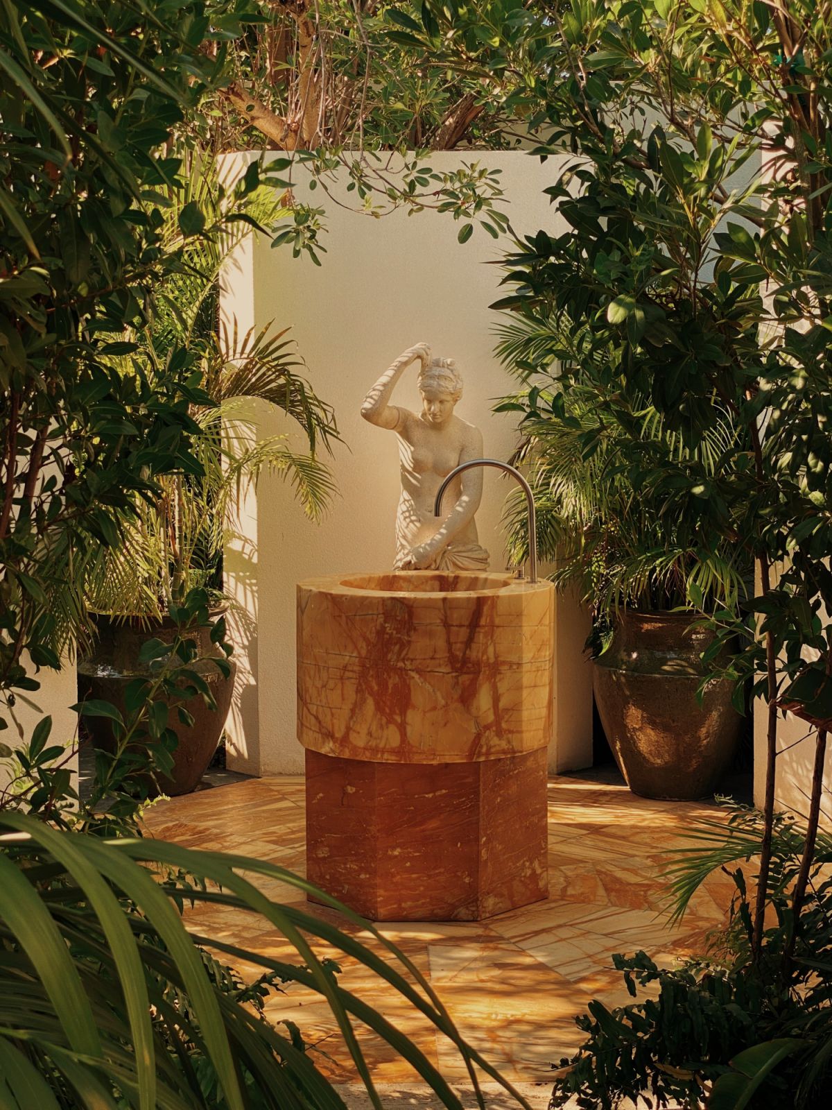 Opulent detailing amid gorgeous greenery