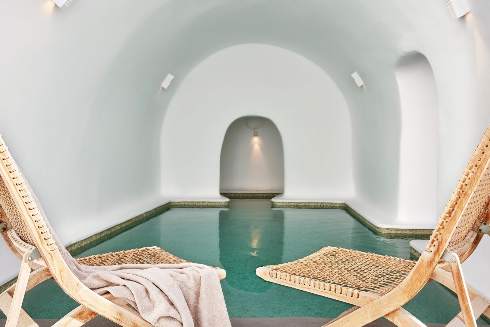 The calming Kirini cave pool