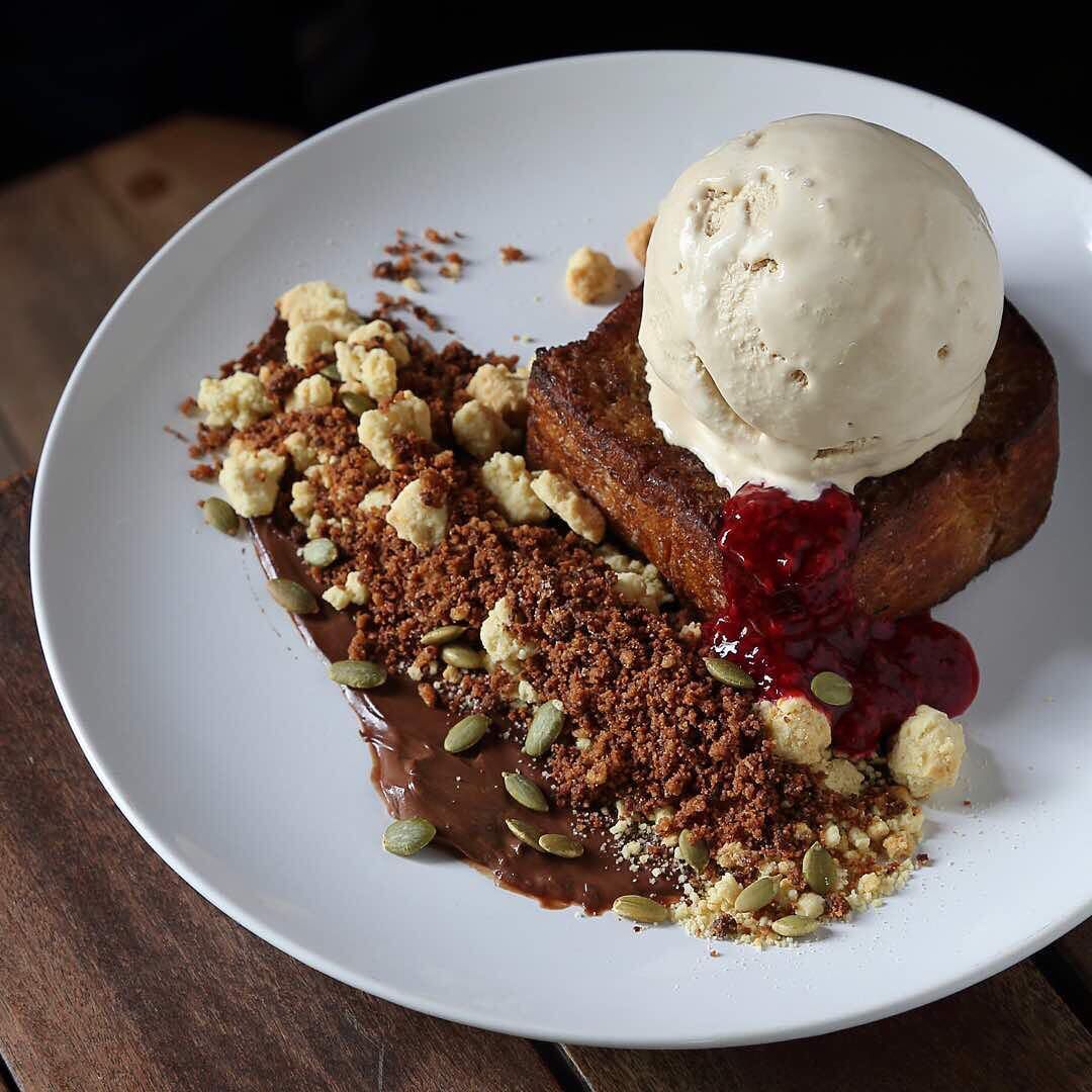 VCR’s French toast (Photo: Instagram / @vcrlovesyou)