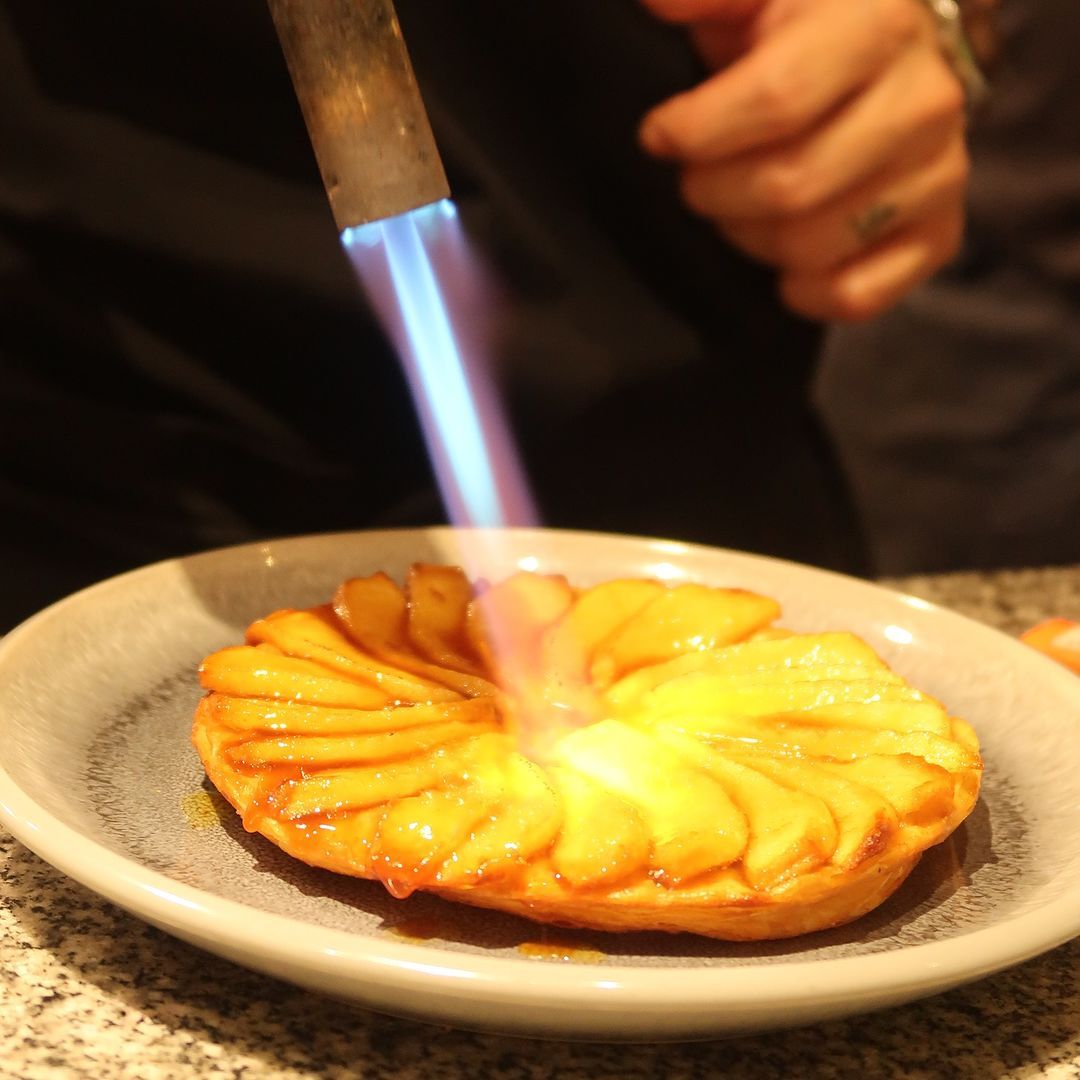 Tarte tatin (Photo: Instagram / @roostkl)