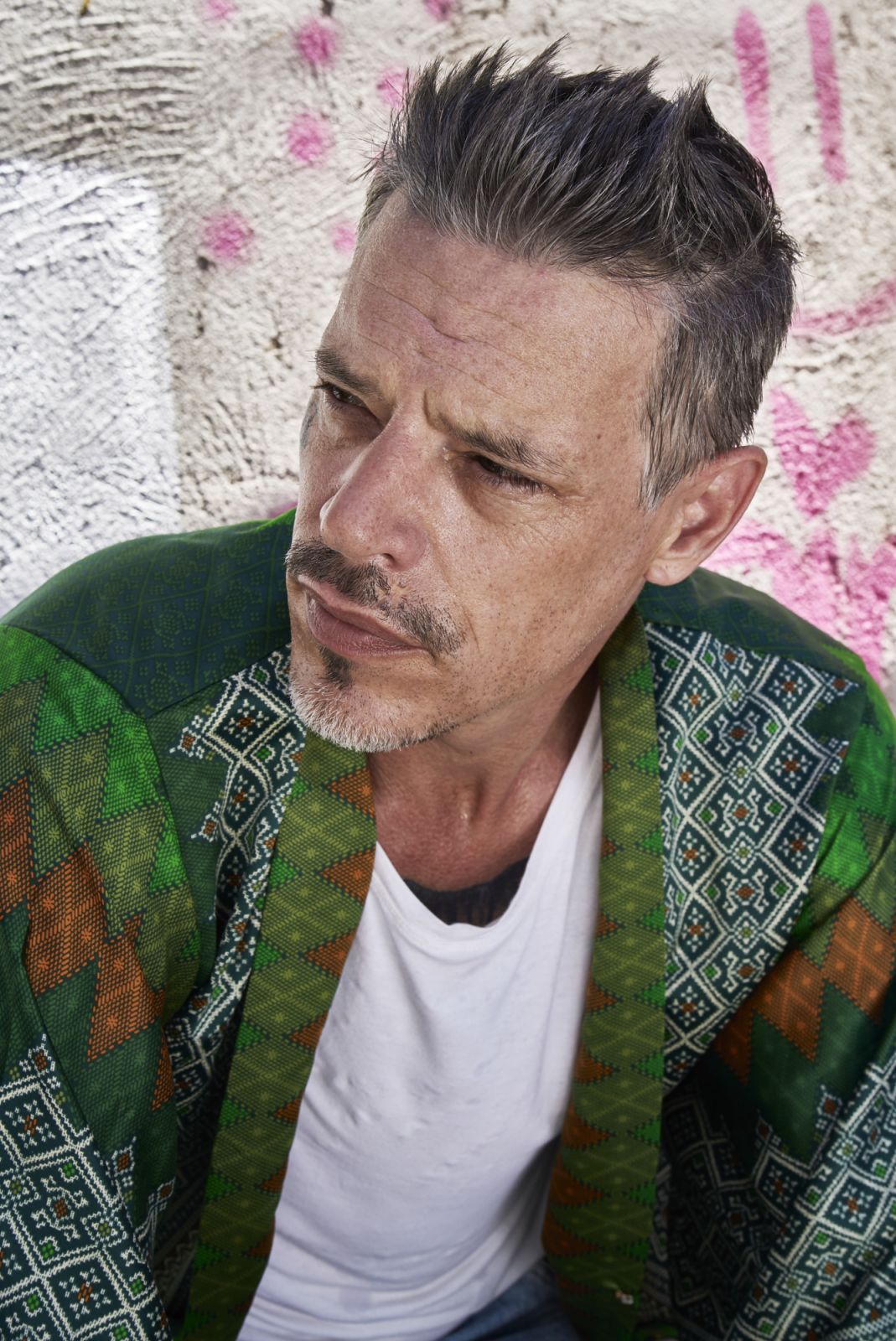 Dominik Haring reflect on life’s fleeting moments with his art, most apparent in his latest exhibition ‘Fragments in Time’