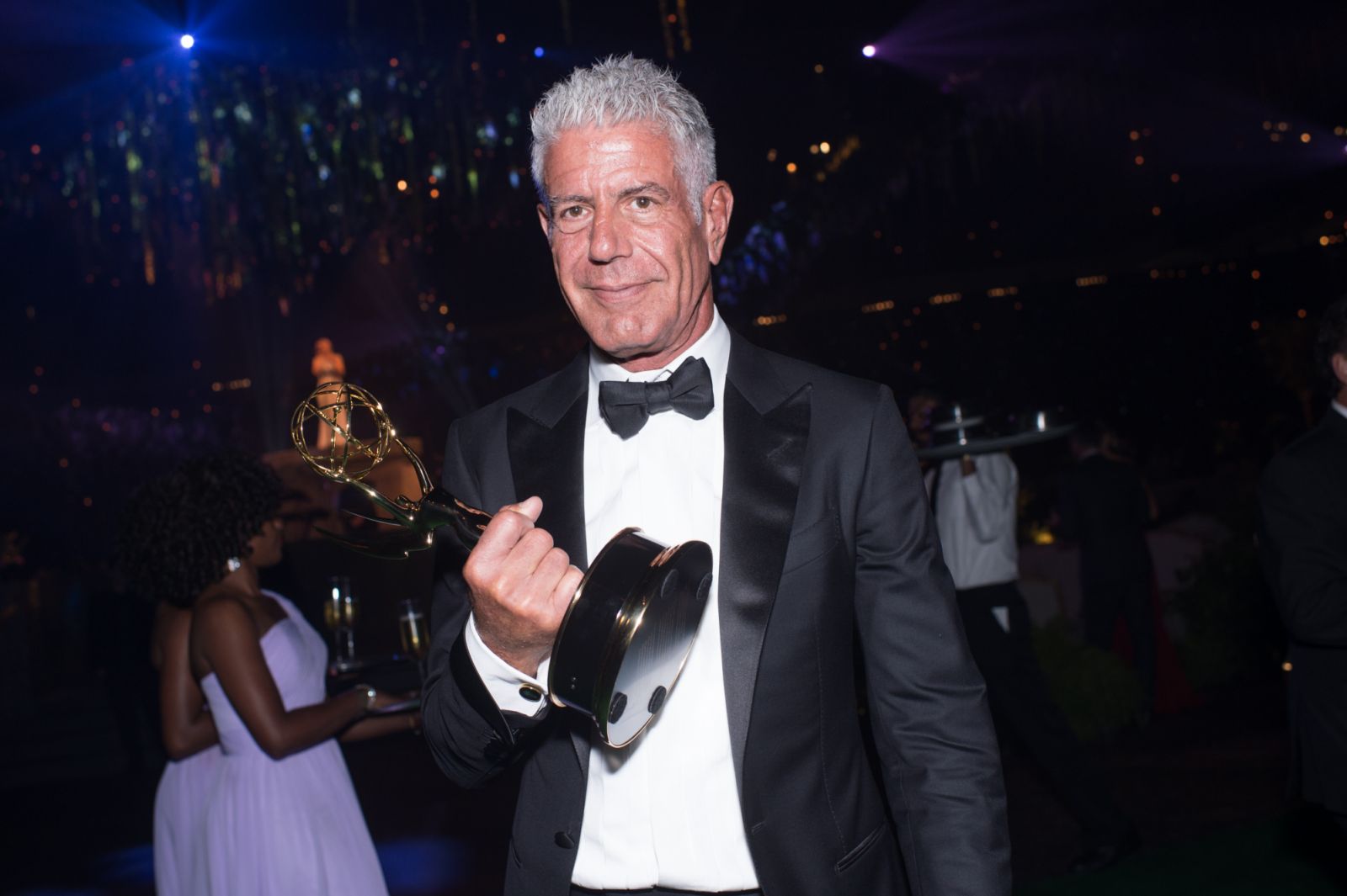 เชฟและผู้ดำเนินรายการทีวีผู้ล่วงลับ Anthony Bourdain ในงาน Creative Arts Emmy Awards Governors Ball ที่ Microsoft Theater  เมื่อวันที่ 10 กันยายน 2016 ในลอสแอนเจลีส รัฐแคลิฟอร์เนีย (ภาพ: Emma McIntyre/Getty Images)