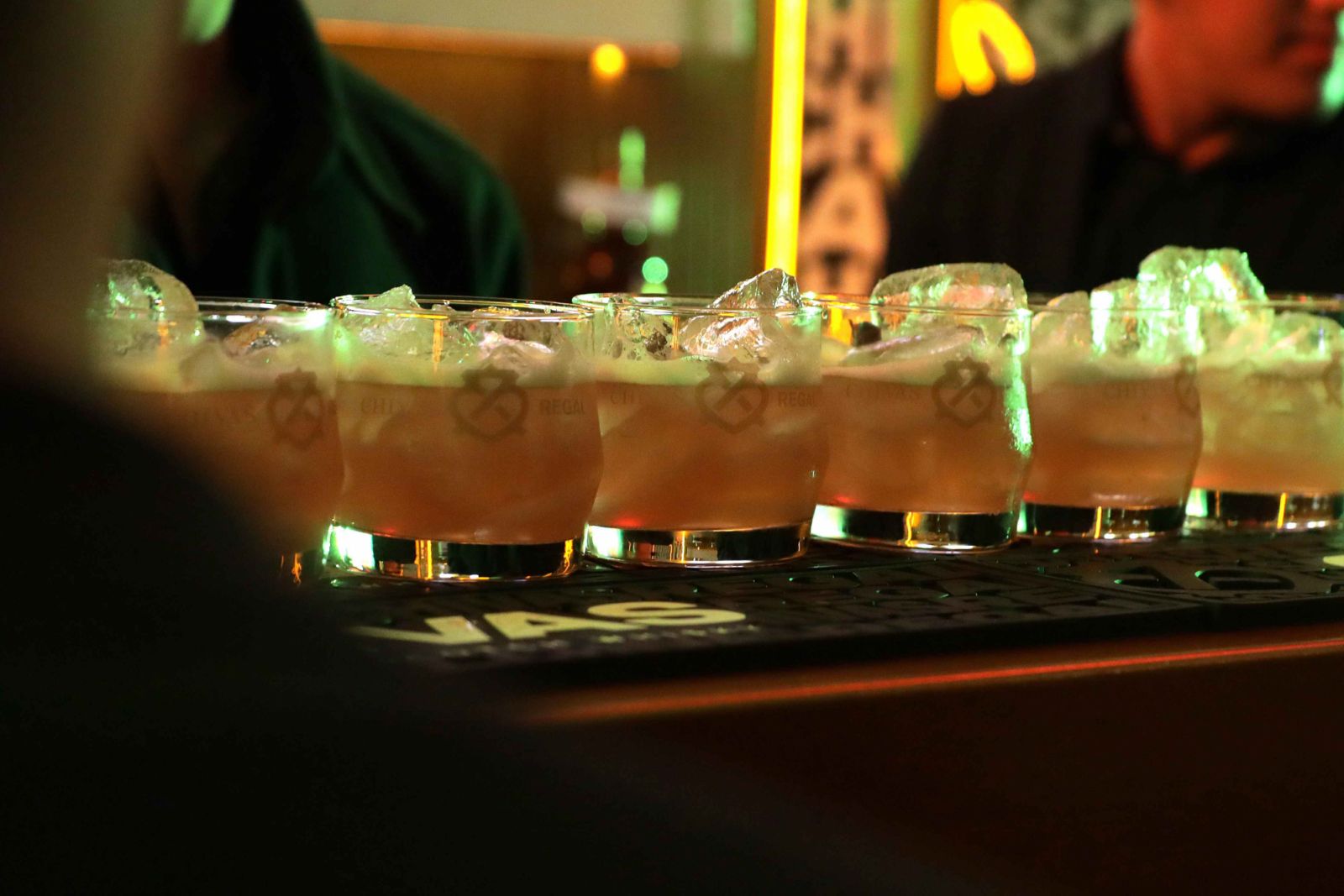 Free-flowing cocktails from Chivas Regal (Photo: Medal Elepano)