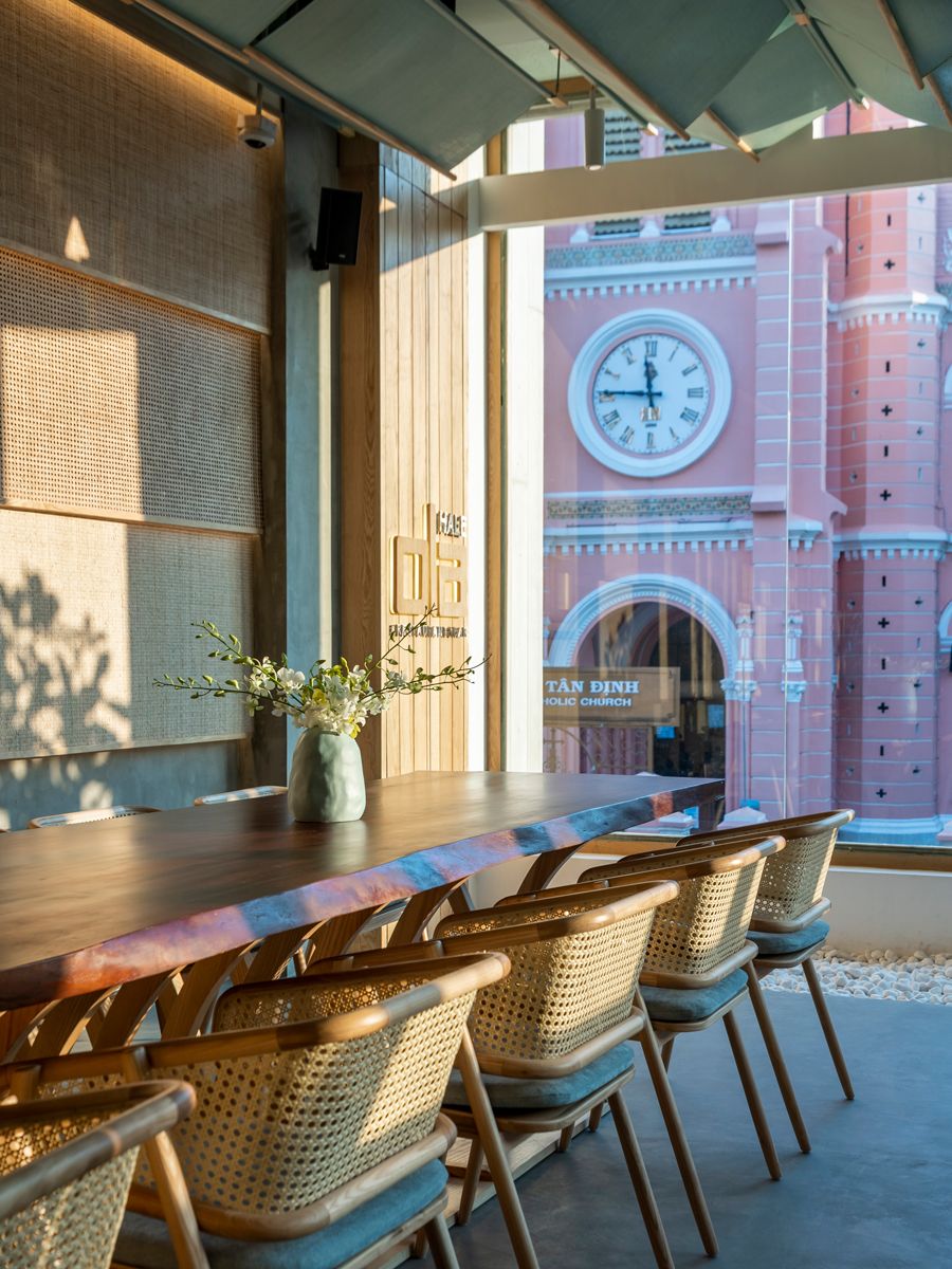 2nd floor restaurant framing Tan Dinh Church (Photo: Paul Phan)