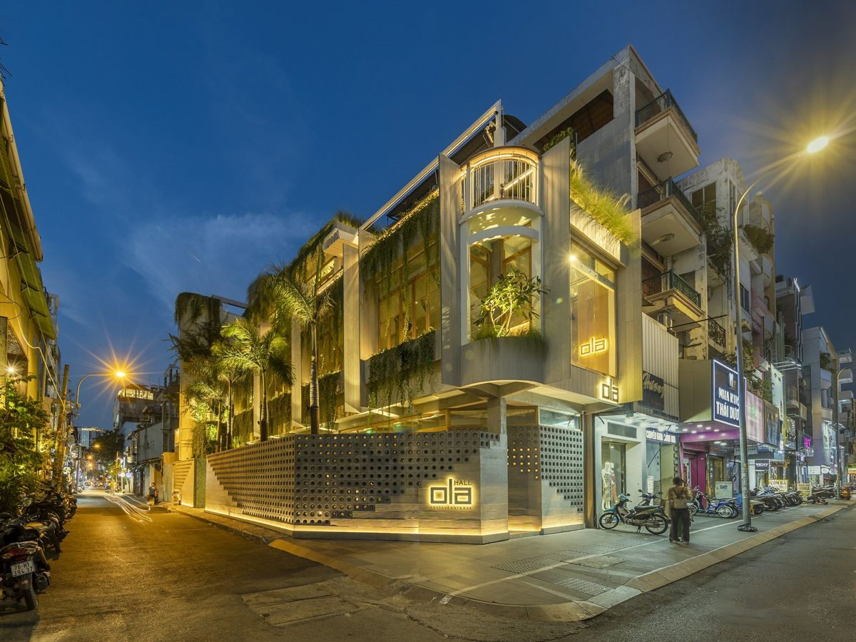 With the concepts of “Hale” meaning Home and “Ohana” meaning family, Ola Hale Restaurant & Bar boasts a four-story design, offering a diverse and emotionally rich experience (Photo: Paul Phan)