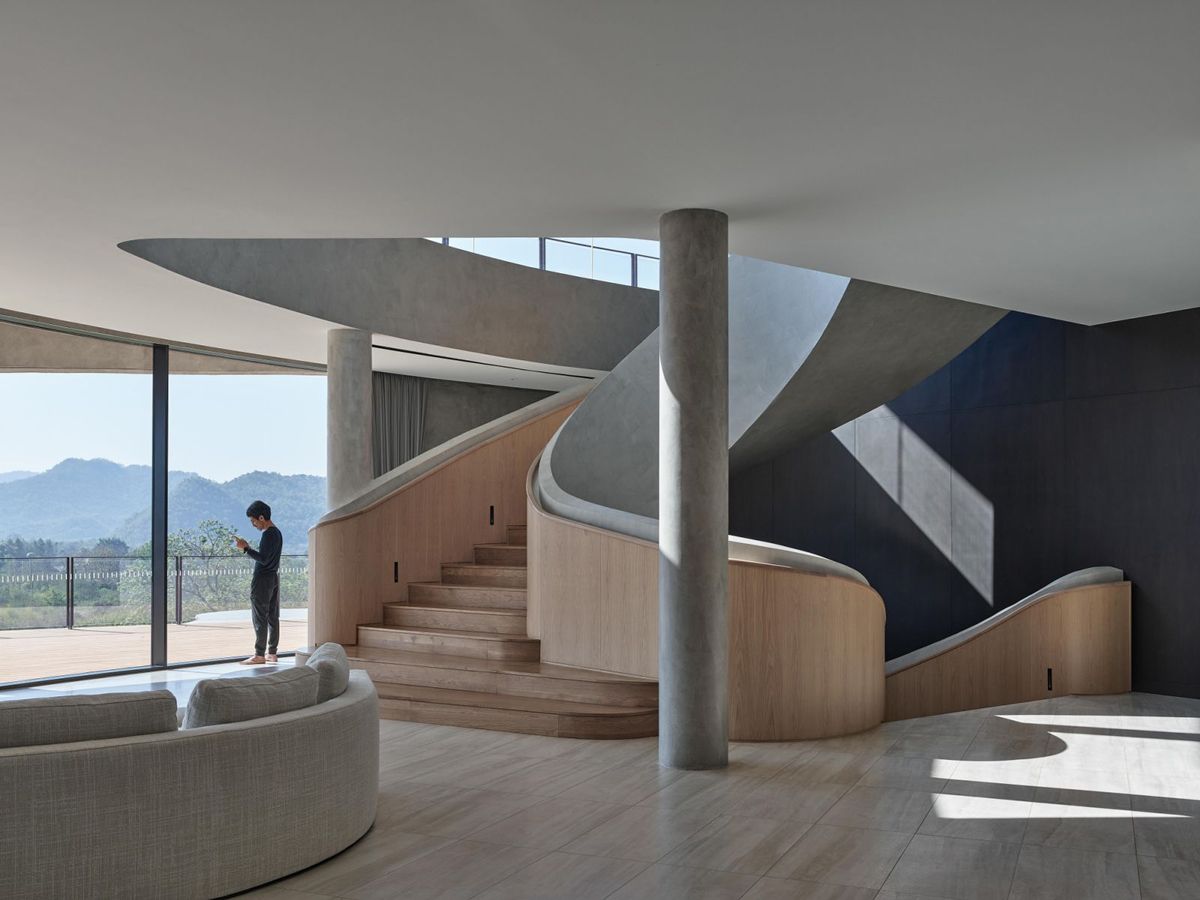 A view of the sinuous staircase, which twists and turns like the topography of the natural landscape (Photo: Derek Swalwell)