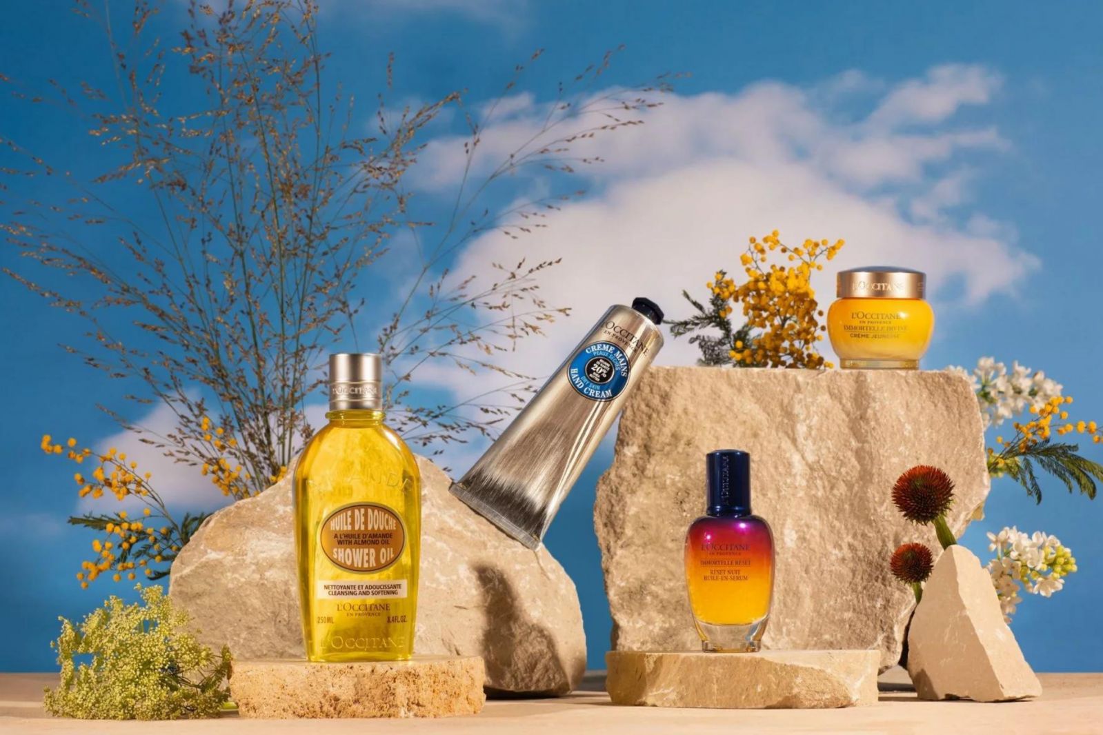 Sữa tắm hạnh nhân được yêu thích của L'Occitane, Shea Butter Hand Cream, Immortelle Reset Oil-In-Serum và Immortelle Divine Cream (Ảnh: L'Occitane)