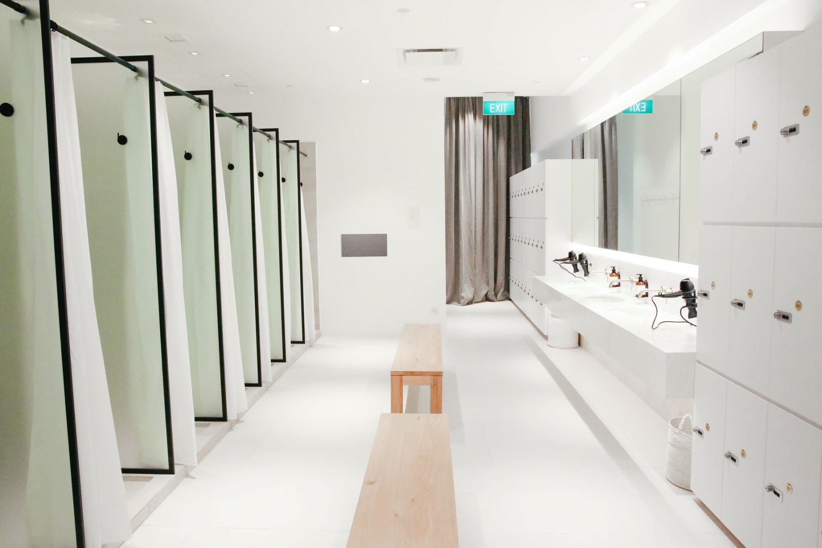 The minimalist, whitewashed bathroom at Hom Yoga
