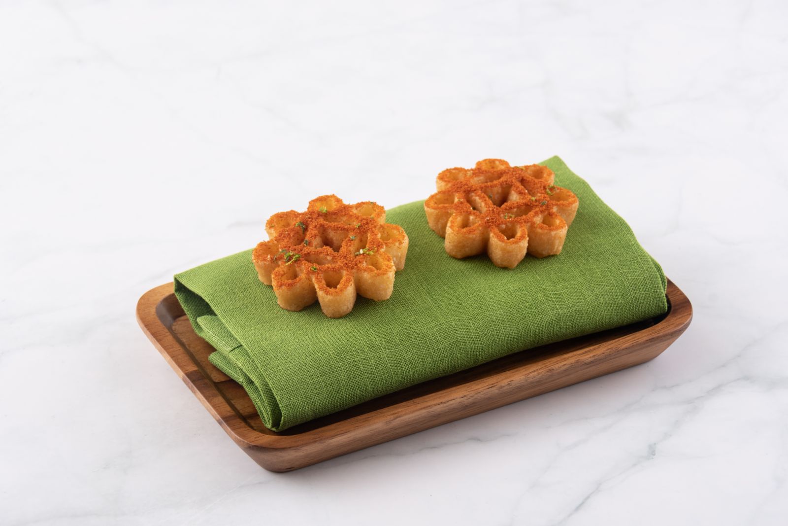 ขนมดอกจอกไข่ปู ภายในร้านอาหาร บ้านพระยา (ภาพ: Mandarin Oriental, Bangkok)