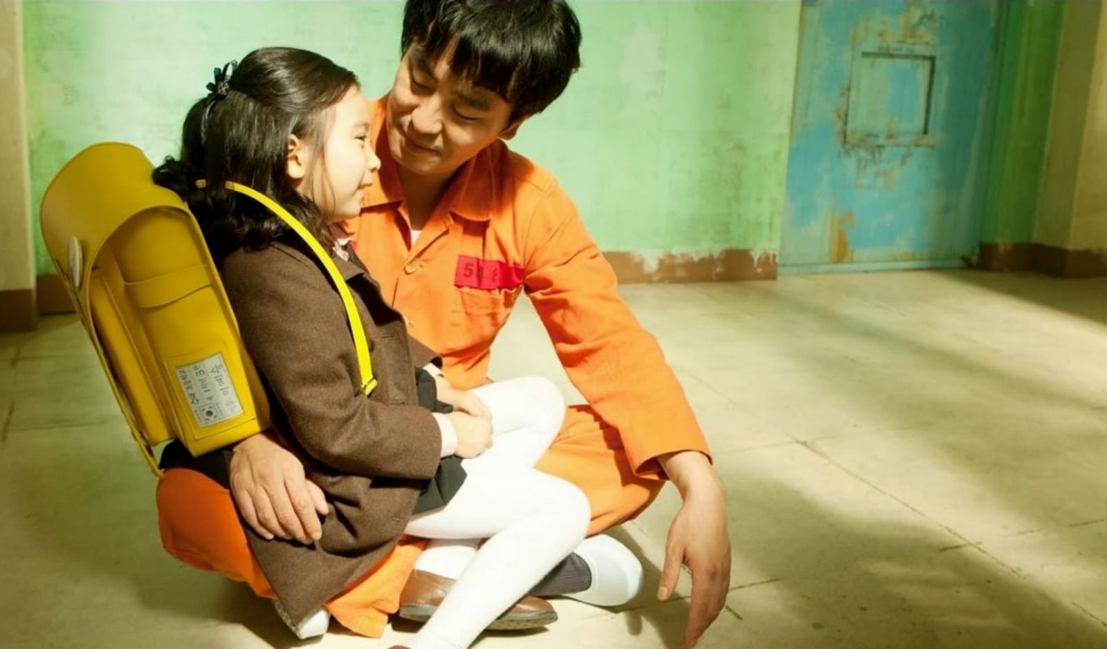 A scene from Miracle in Cell No. 7