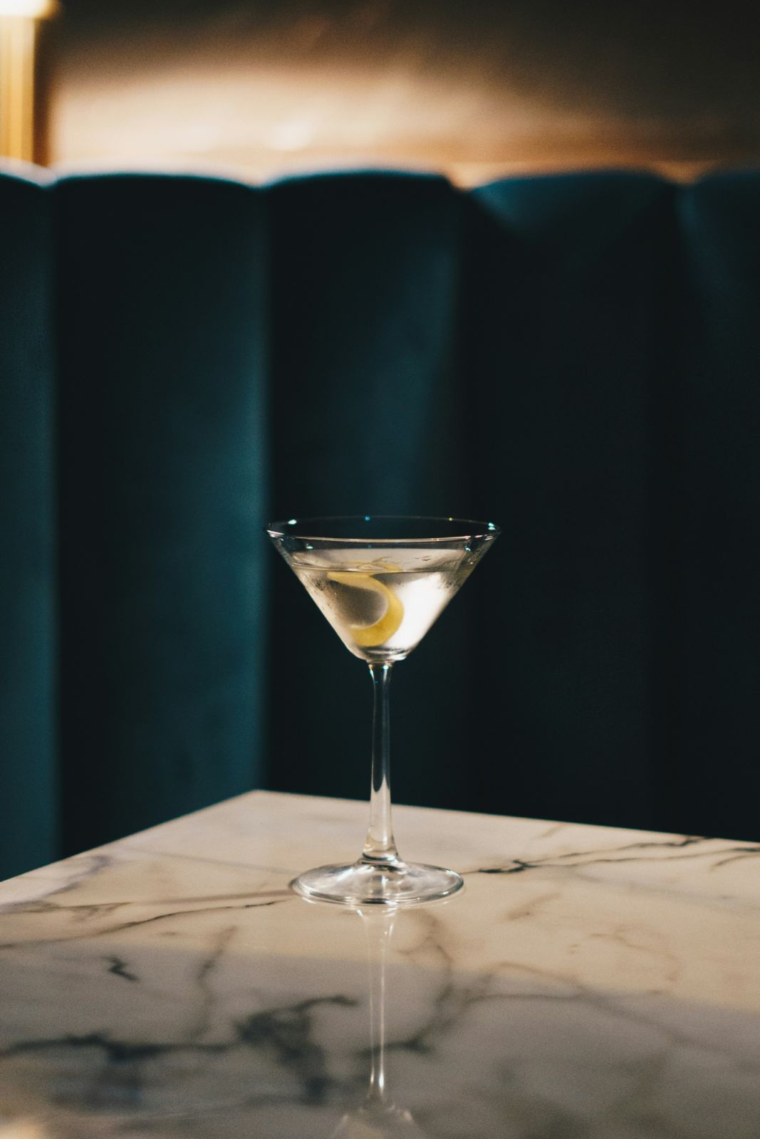 A gin martini served with a twist (Photo: Unsplash)
