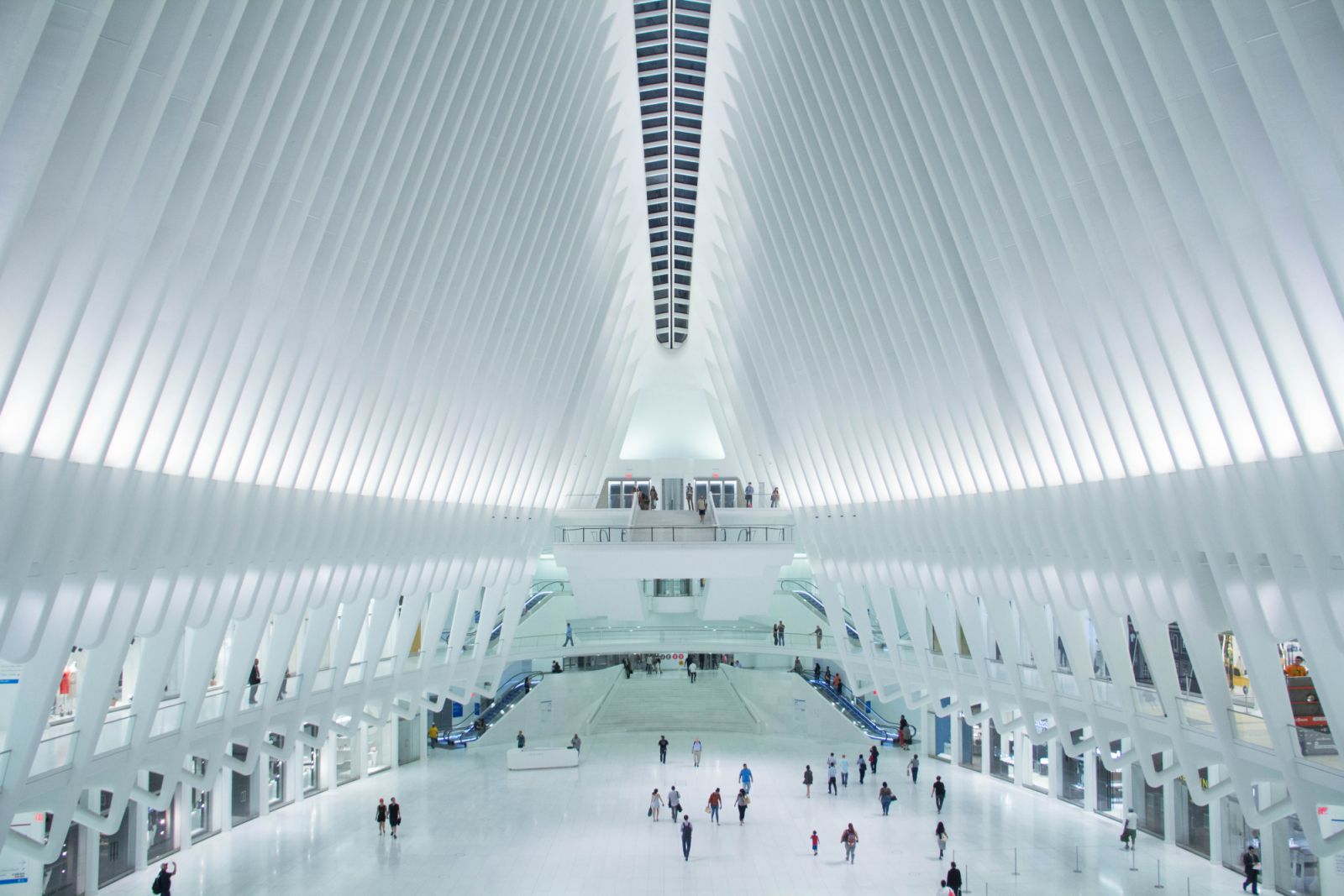 An interplay of light and shadow inside The Oculus (Photo: Anthony Quintano / Flickr)