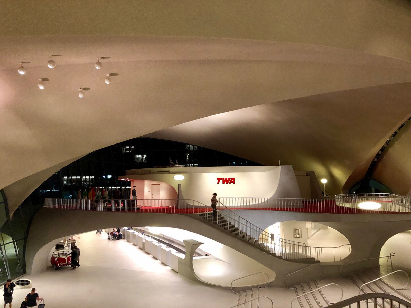 The sweeping forms of the TWA Flight Center at JFK Airport, designed by Eero Saarinen (Photo: w_lemay / Flickr)