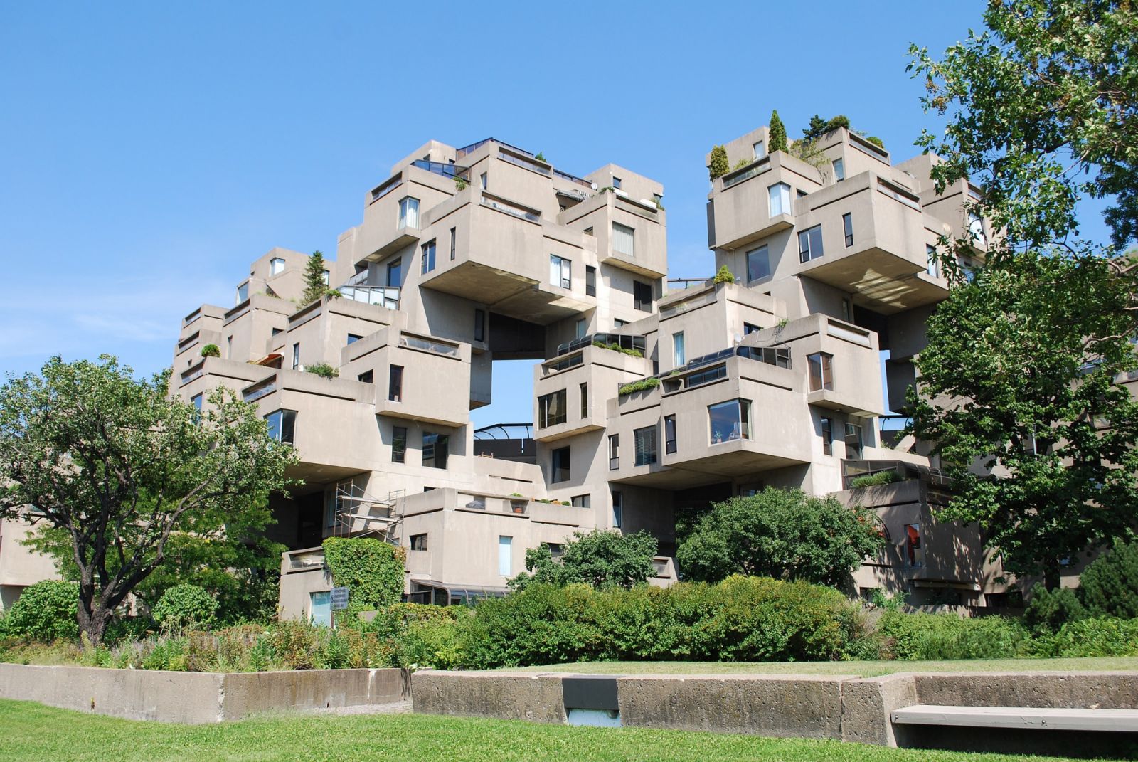 Moshe Safdie's debut project, Habitat 67 in Montreal, is a brutalist masterpiece (Photo: Concierge.2C / WikiCommons)